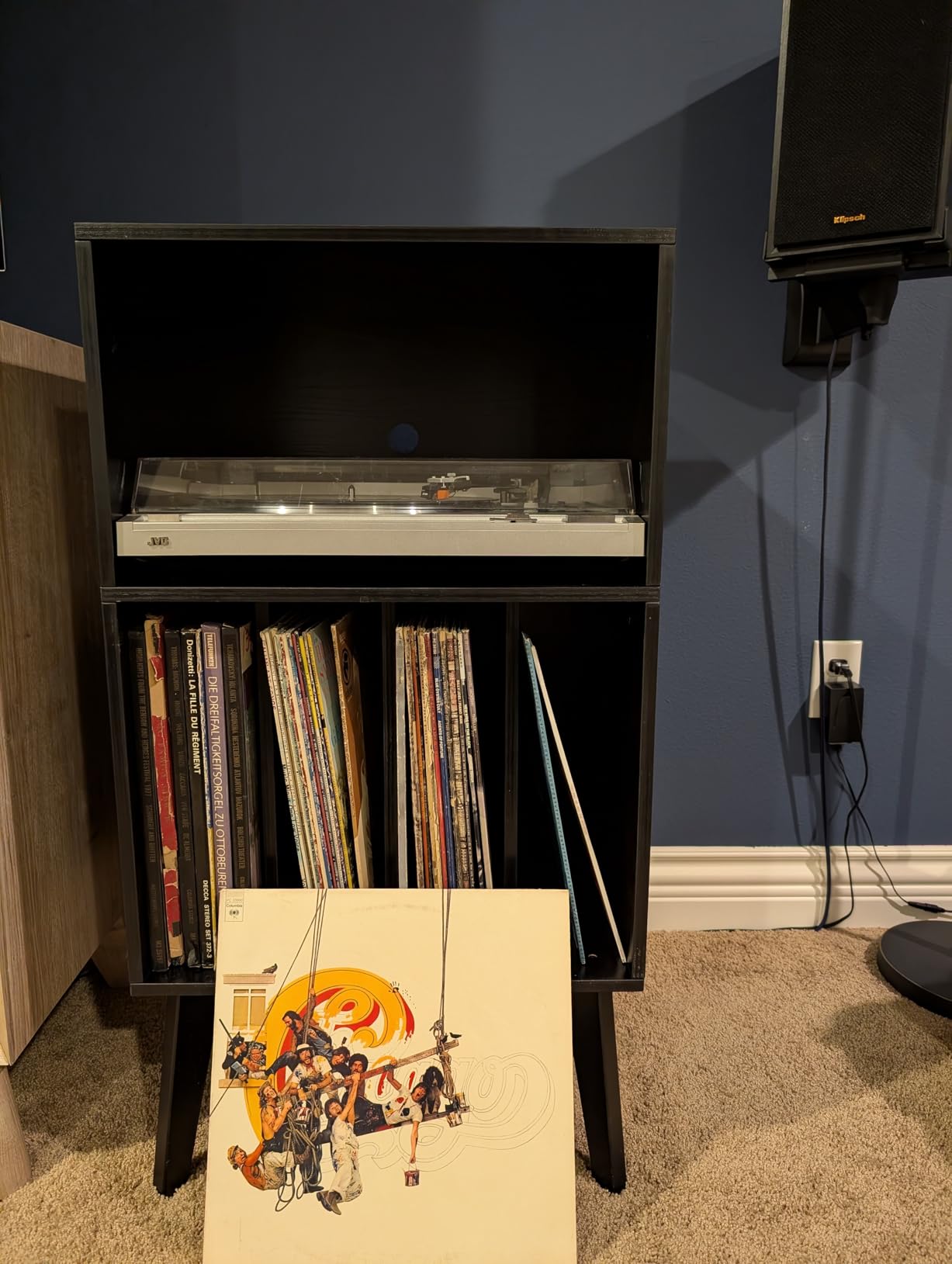 Lerliuo Record Player Stand, Walnut Turntable Stand Holds up to 160 Albums, Mid-Century Vinyl Storage Cabinet Table with Solid Wood Legs, Record Player Holder Dispaly Shelf for Bedroom Living Room customer photo 2