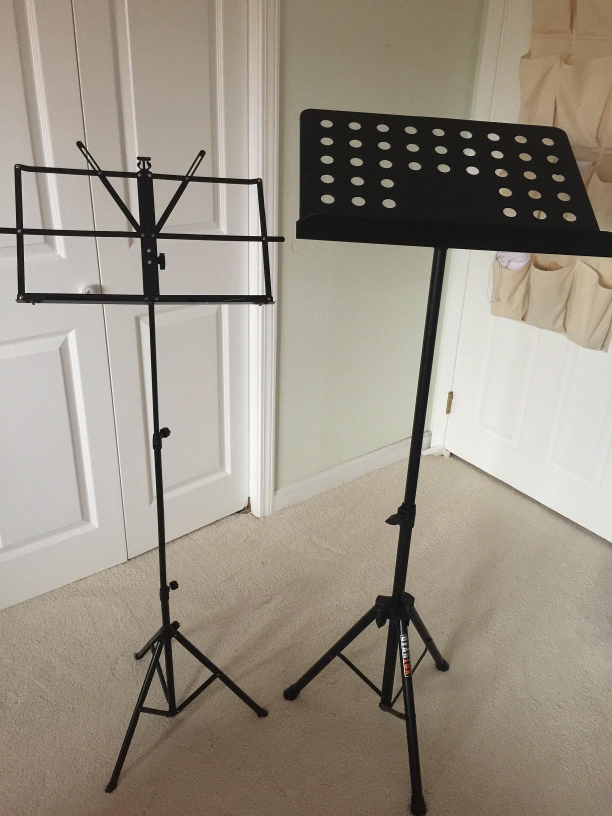 Gearlux Heavy-Duty Vented Die-Cast Sheet Music Stand with Hydraulic Grip Height Adjustment up to 71 Inches and Triple Layer Anti-Rust Coating customer photo 1