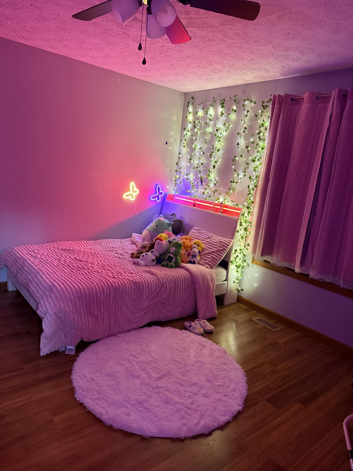 BRIGHTDECK 3 Pcs Butterfly Neon Signs, Neon Light for Bedroom, USB or 3-AA Battery Powered LED Wall Décor for Valentines Day Birthday Gift, Wedding, Party, Home Decor customer photo 1