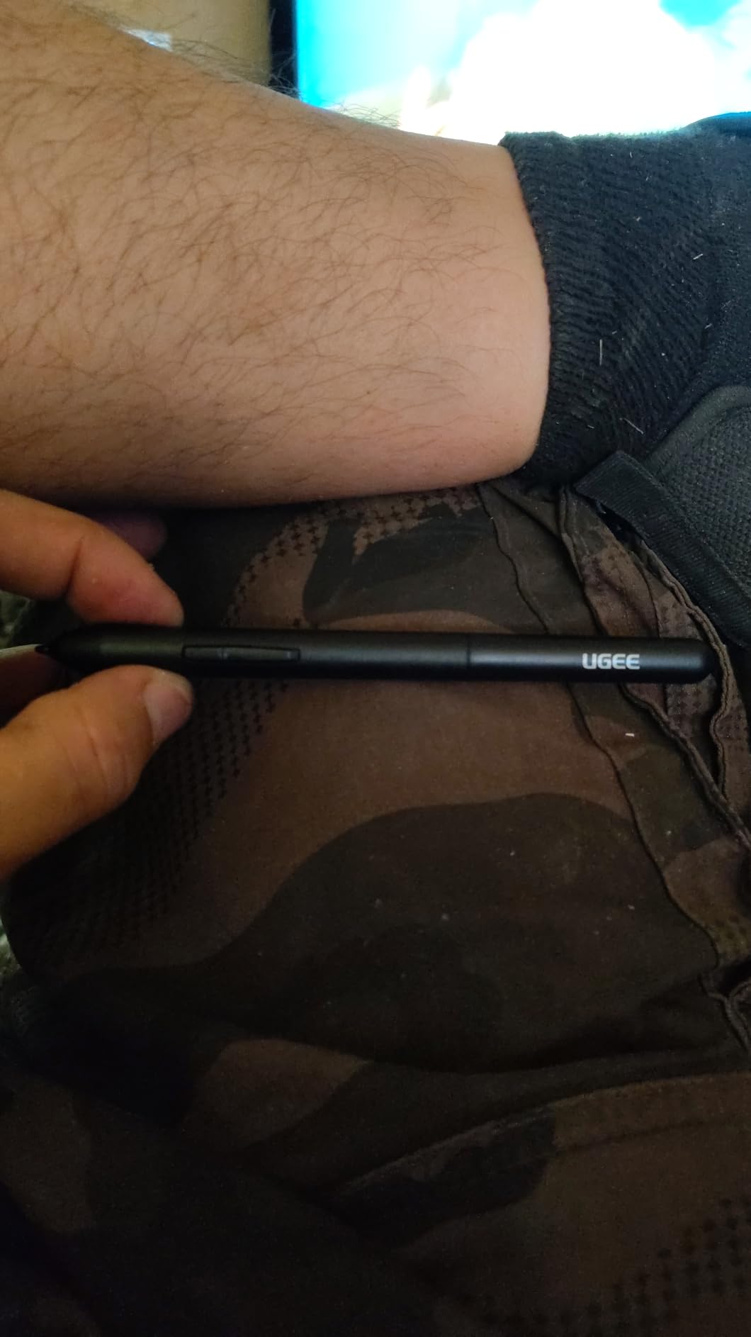 P01D Battery-Free Stylus for Ugee M708 V3/S640/S640W/S1060/S1060W Drawing Tablet customer photo 1
