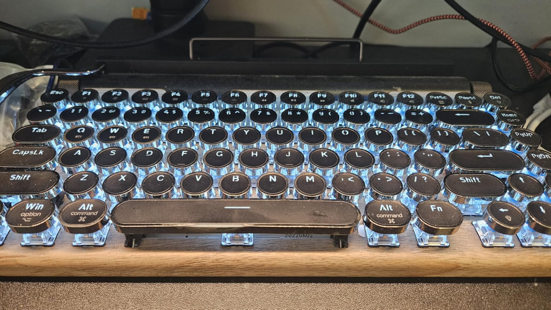 Retro Typewriter Wireless Mechanical Gaming Keyboard, Bluetooth 5.0 Office Computer Vintage Keyboards 83-Key Blue Switches Punk Round Keycap, LED Backlight, Compatible with PC/Laptop/Pad/Phone, Wood customer photo 1