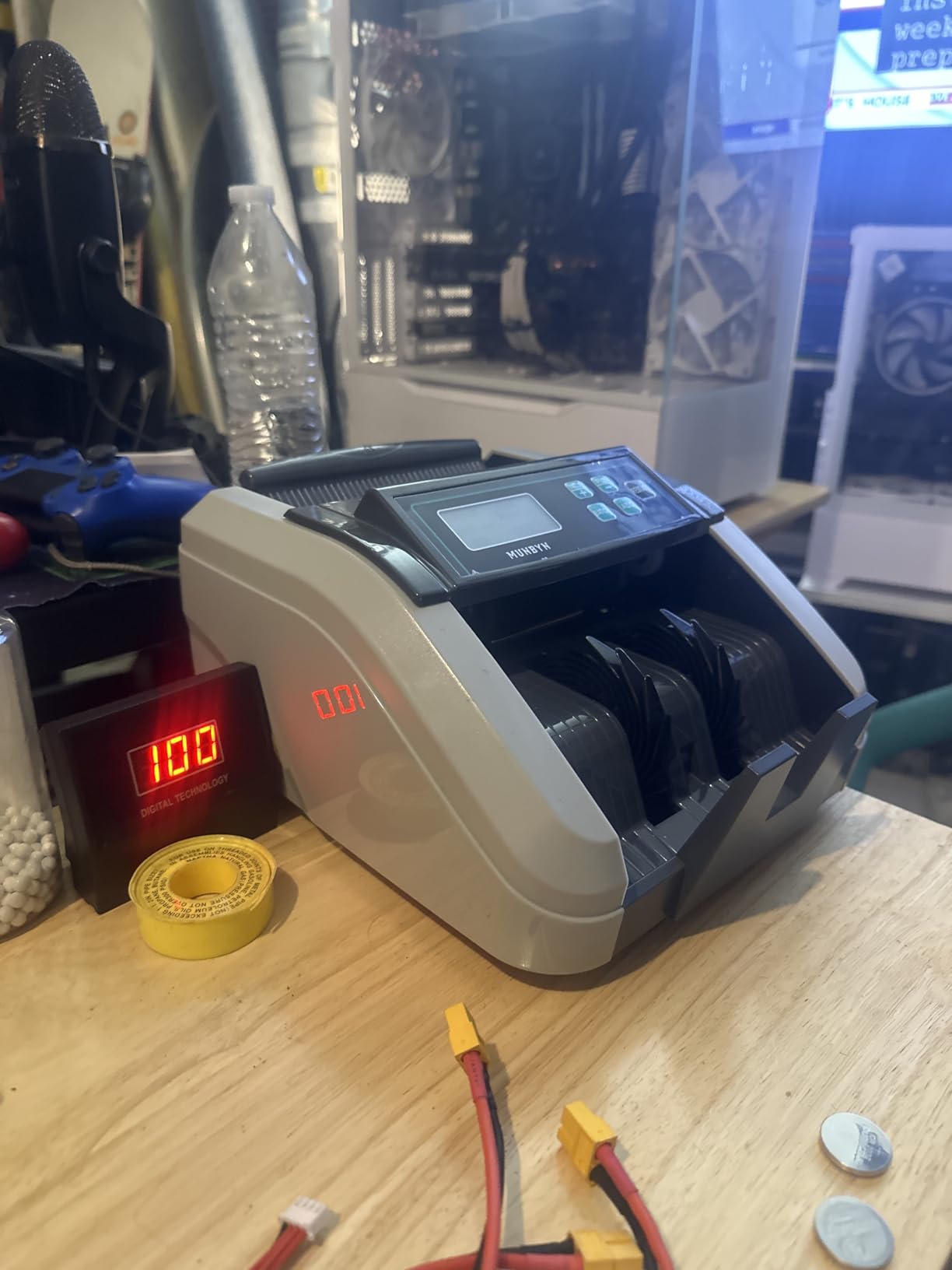 MUNBYN IMC51 Money Counter Machine Count Value, Add+Batch/Add+ Value Mode Bill Counter, UV/MG/IR/MT Detection, USD only Cash Counter, 1100 Bills/min, Money Counting Machine with LCD Display (Black) customer photo 1