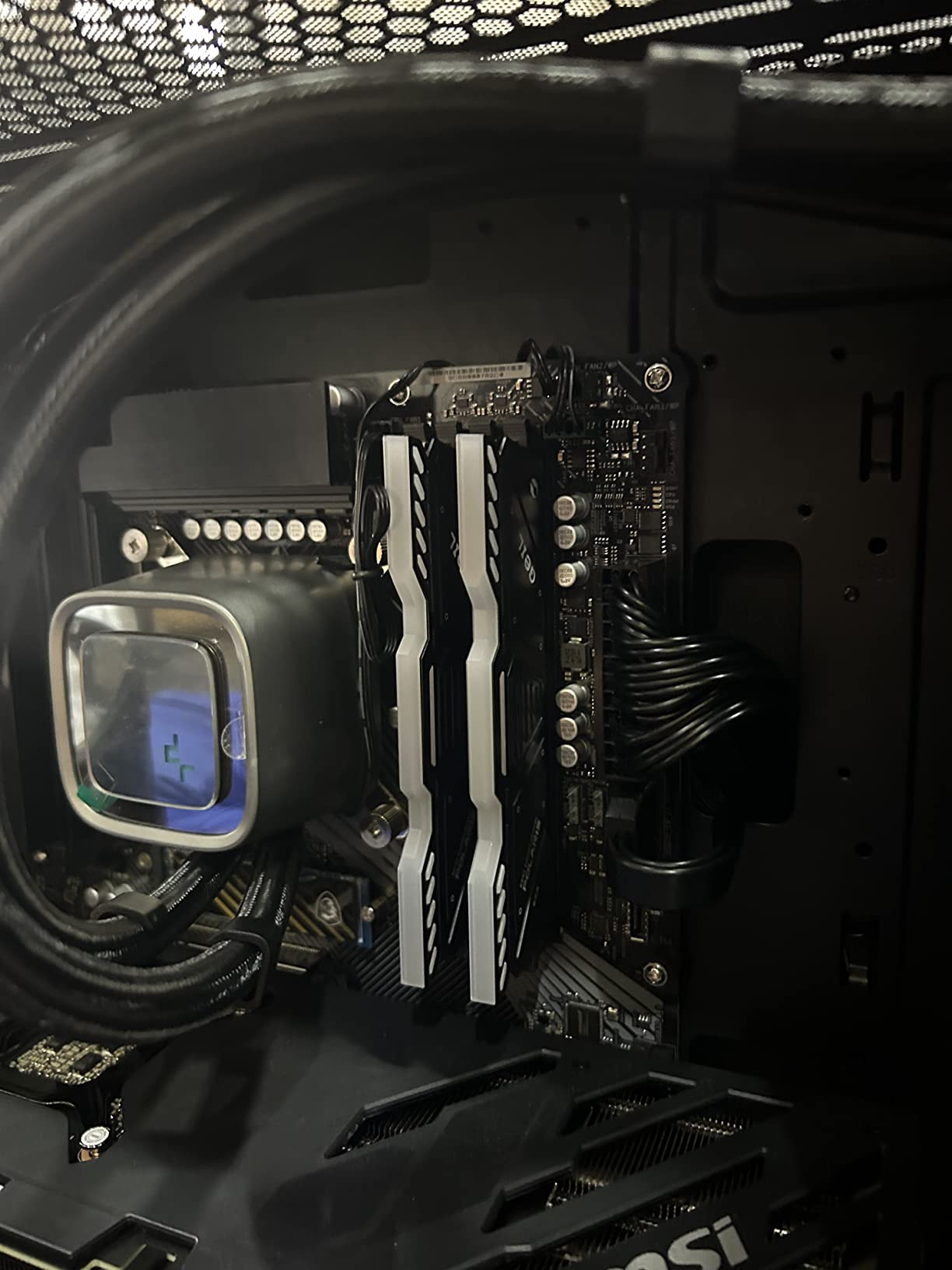 Skytech Gaming Chronos Gaming PC Desktop - Intel Core i7 13700K 3.4 GHz, NVIDIA RTX 4070, 1TB NVME SSD, 32GB DDR5 RAM RGB, 750W Gold PSU, 360mm AIO, 11AC Wi-Fi, Windows 11 Home customer photo 2