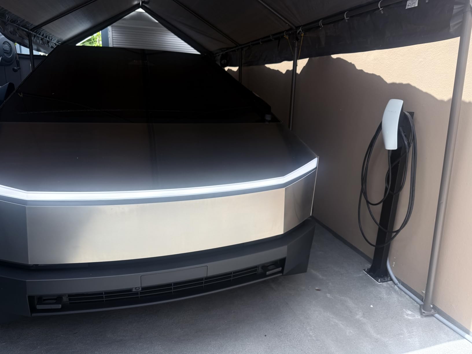 Cold-Rolled Steel Pedestal -Mounted EV Charger Pedestal for Tesla Charging Station with Attached Hook Upgraded Rain Cover New Energy Vehicle Charging Pile Column Lever EV Charging Pillar customer photo 1