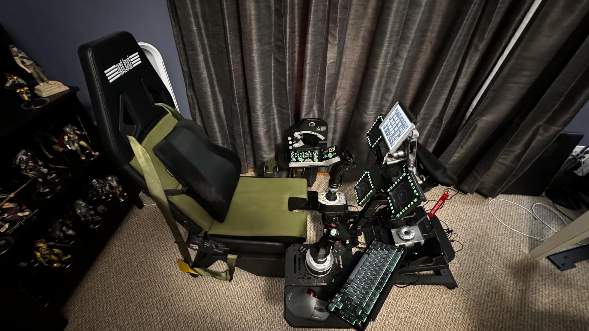 Thrustmaster Viper Panel: Backlit Control Panel customer photo 2