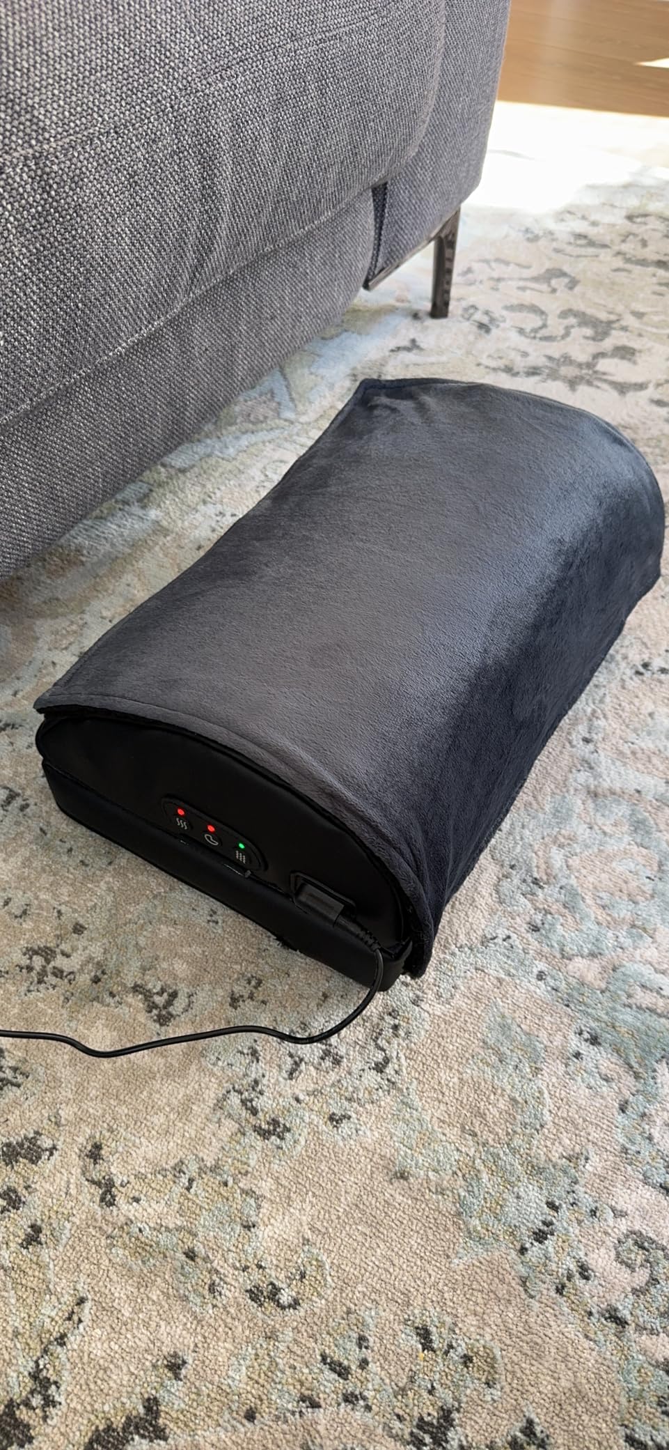 Snailax Foot Rest Under Desk at Work, Heated Under Desk Foot Stool with Double Layer Adjustable Height, Feet Warmer with Vibration Massage customer photo 1