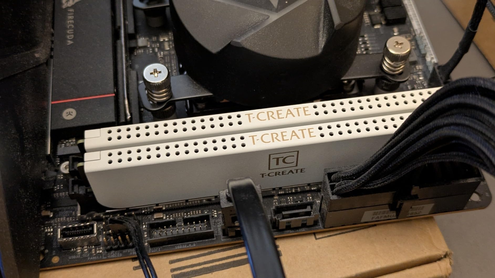 TEAMGROUP T-Create Expert Overclocking 10L DDR5 48GB Kit (2 x 24GB) 7200MHz (PC5-57600) CL34 M-DIE Desktop Memory Module Ram White customer photo 2