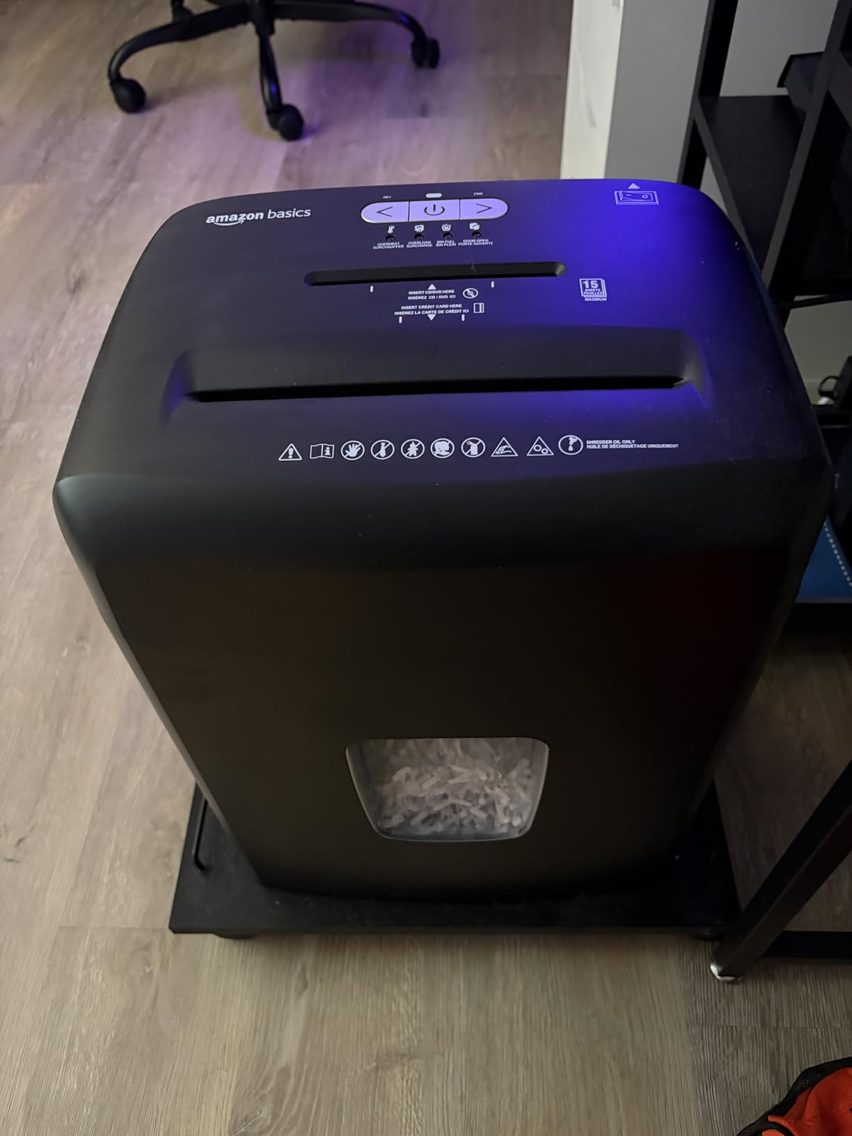 Amazon Basics 8-Sheet High Security Cross Cut Paper and Credit Card Shredder with P-4 Security, Auto Shut-off, Black customer photo 1