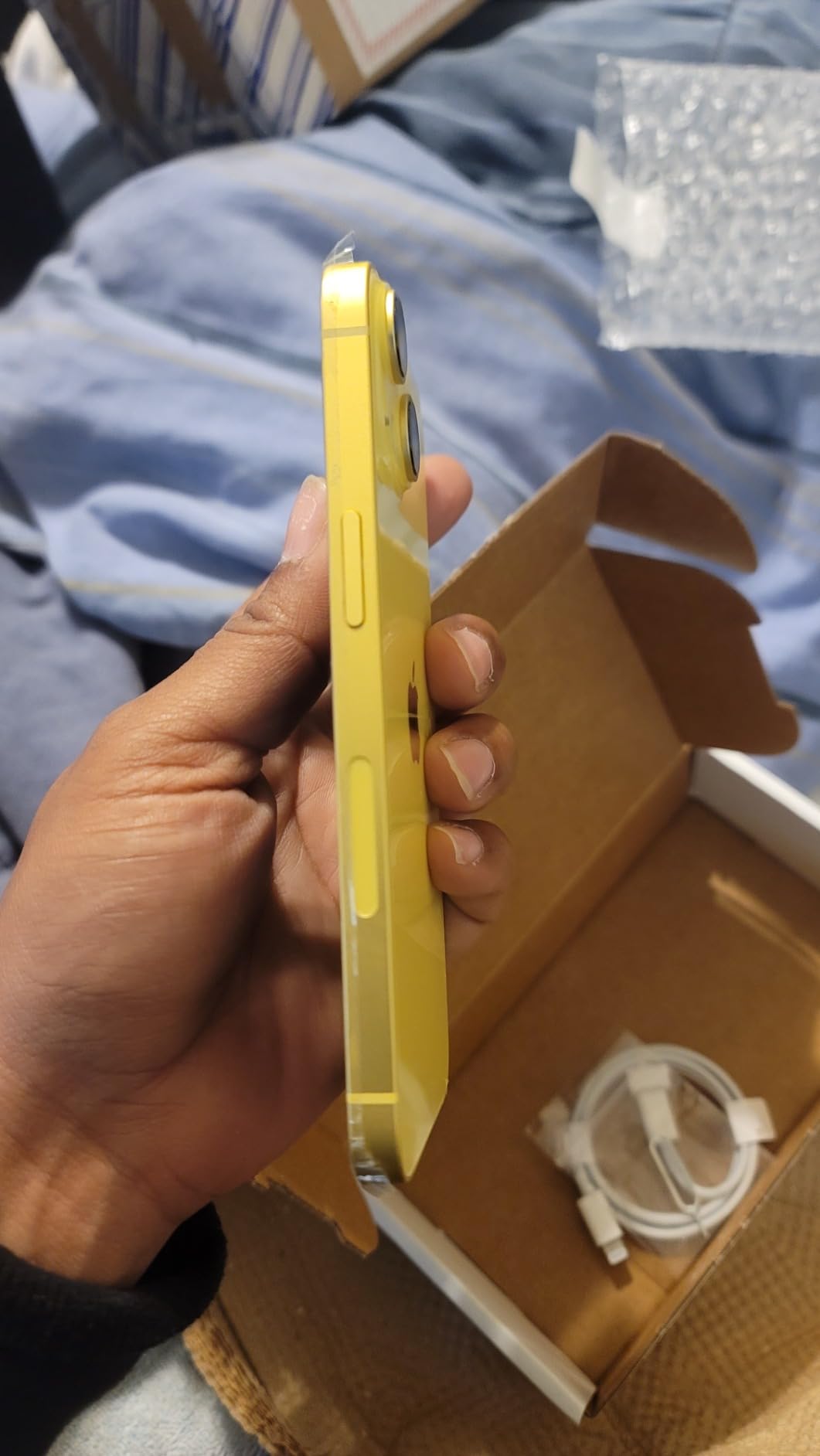 Apple iPhone 14, 128GB, Yellow - Unlocked (Renewed) customer photo 1