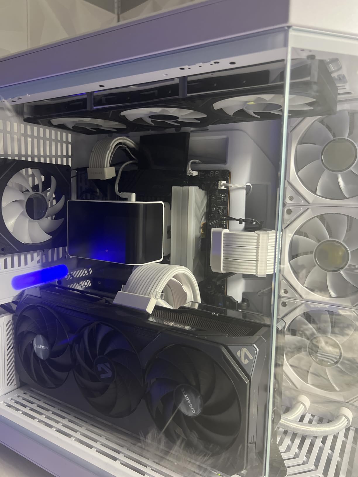 Intel Core i9-14900KF Gaming Desktop Processor 24 cores (8 P-cores + 16 E-cores) - Unlocked customer photo 2