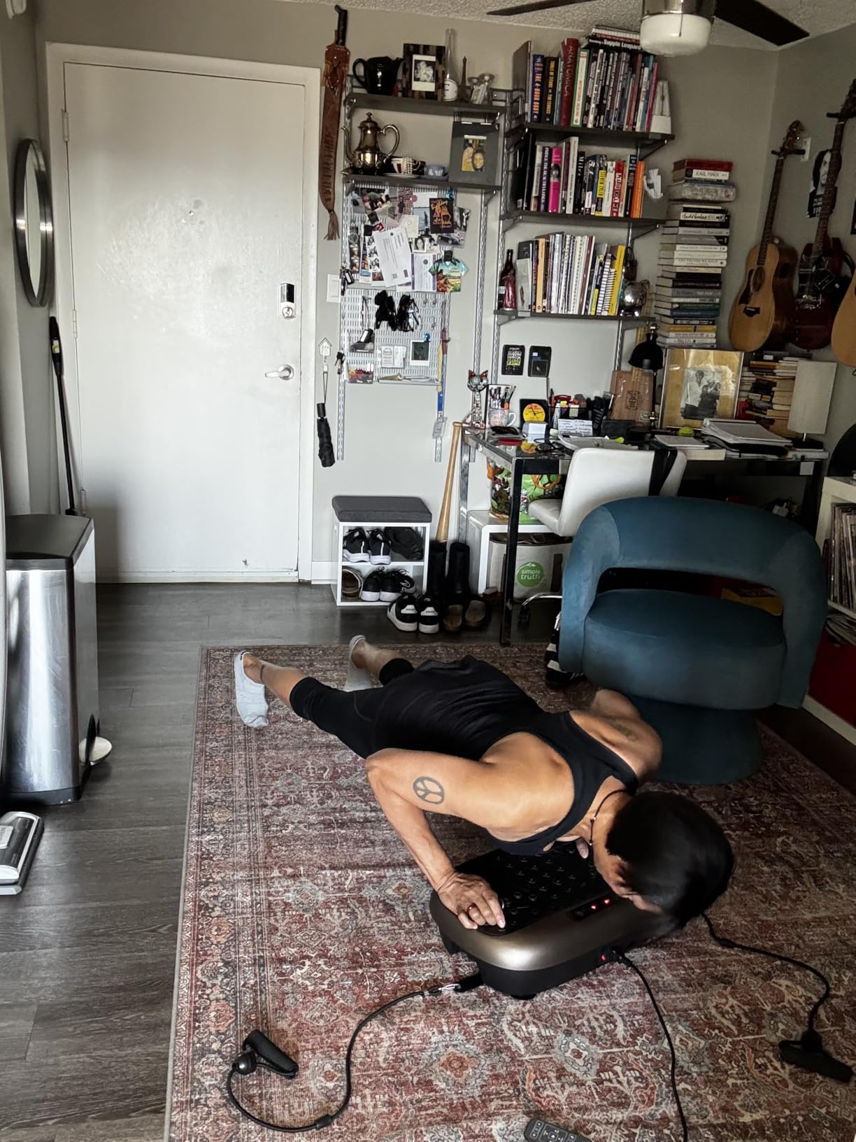 Lifepro HexaPlate Lite Vibration Plate Exercise Machine with Magnetic Acupoints - Full Body Vibration Platform for Beginners and Recovery - Lymphatic Drainage Massager customer photo 2