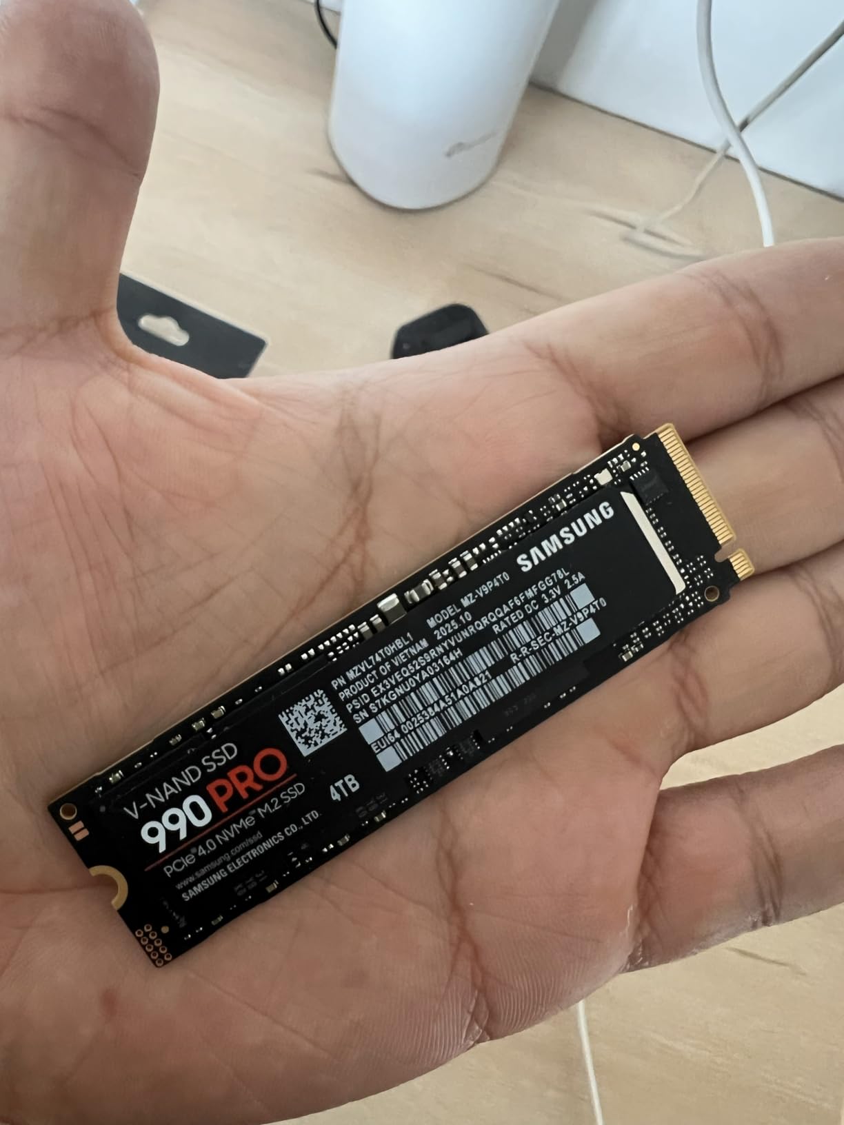 Samsung 990 PRO SSD 4TB PCIe 4.0 M.2 2280 Internal Solid State Hard Drive, Seq. Read Speeds Up to 7,450 MB/s customer photo 2