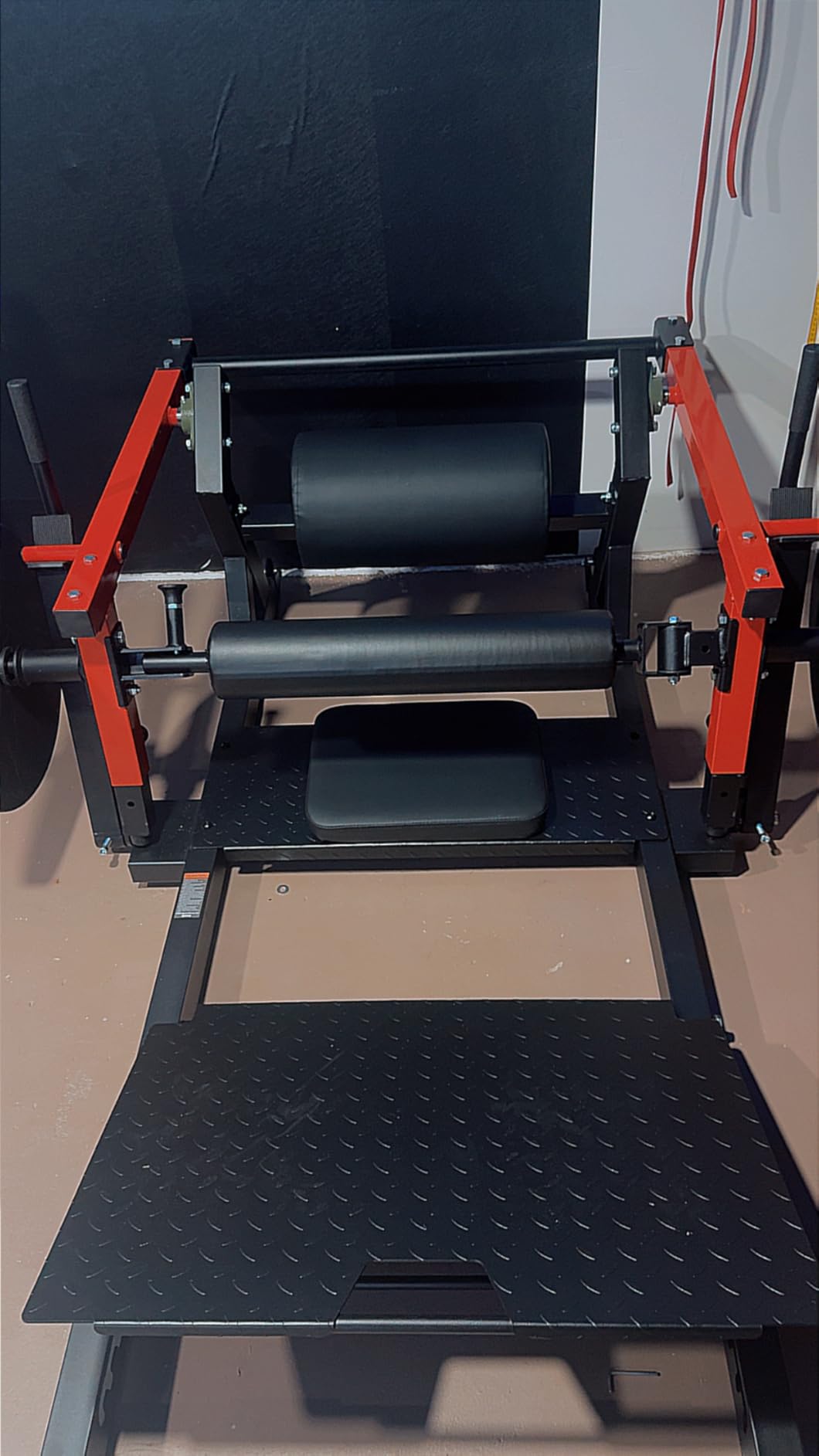 GMWD Hip Thrust Machine, 800LBS Plate-Loaded Glute Bridge Machine with Weight Holder, Heavy Duty Butt Exercise Equipment for Glute Muscles Building and Butt Shaping, Adjustable Footboard(R100LB customer photo 2