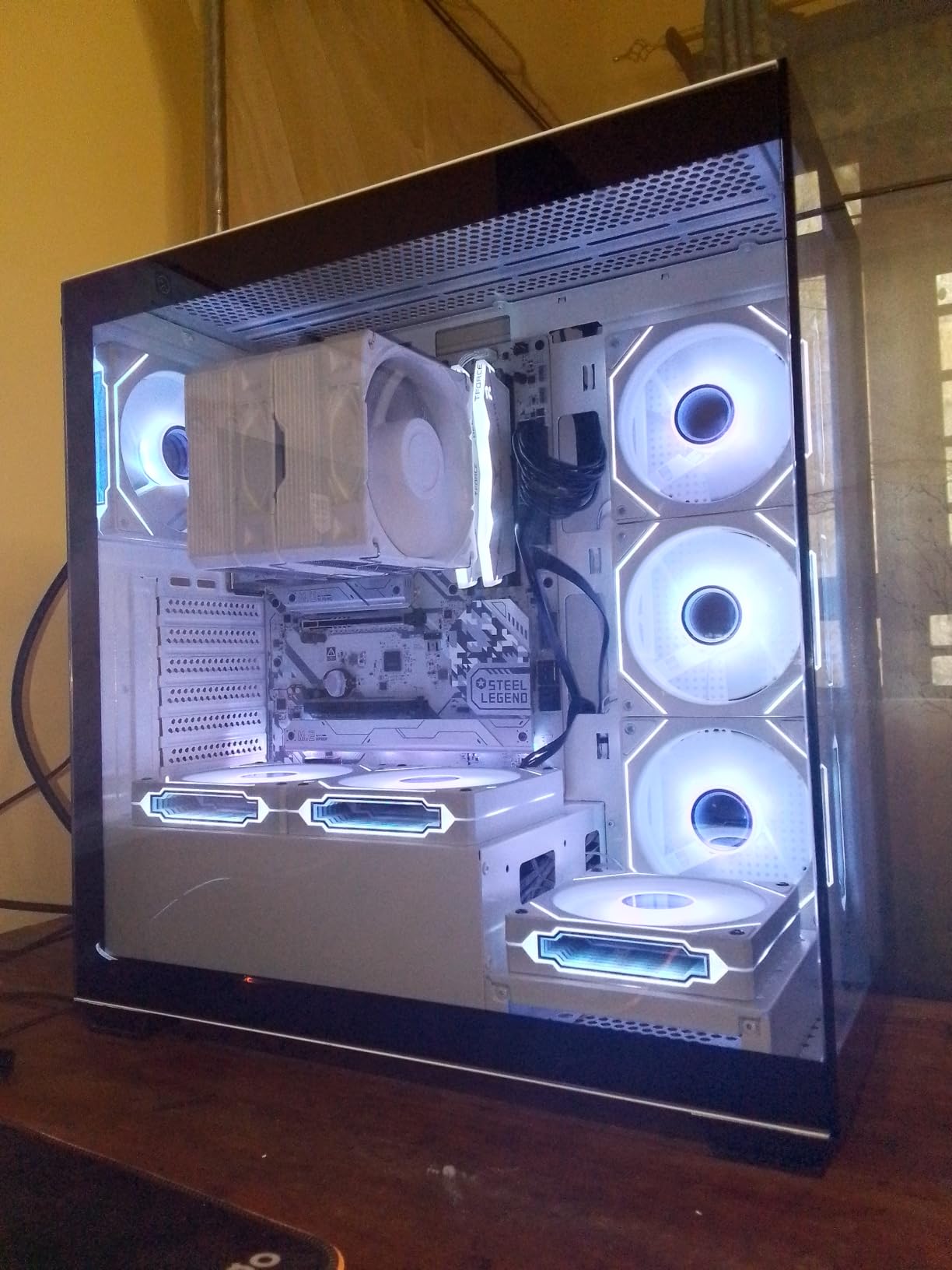 ASRock B650I Lightning WiFi AMD AM5 Mini-ITX Motherboard, Supports AMD Ryzen 9000/8000/7000 Series Processors customer photo 1
