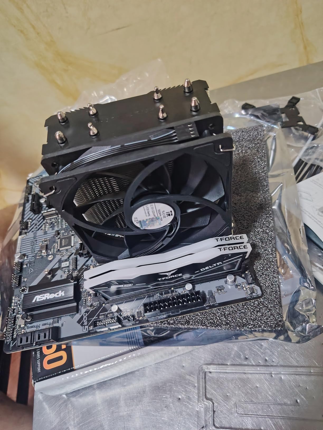 ASRock B650I Lightning WiFi AMD AM5 Mini-ITX Motherboard, Supports AMD Ryzen 9000/8000/7000 Series Processors customer photo 2