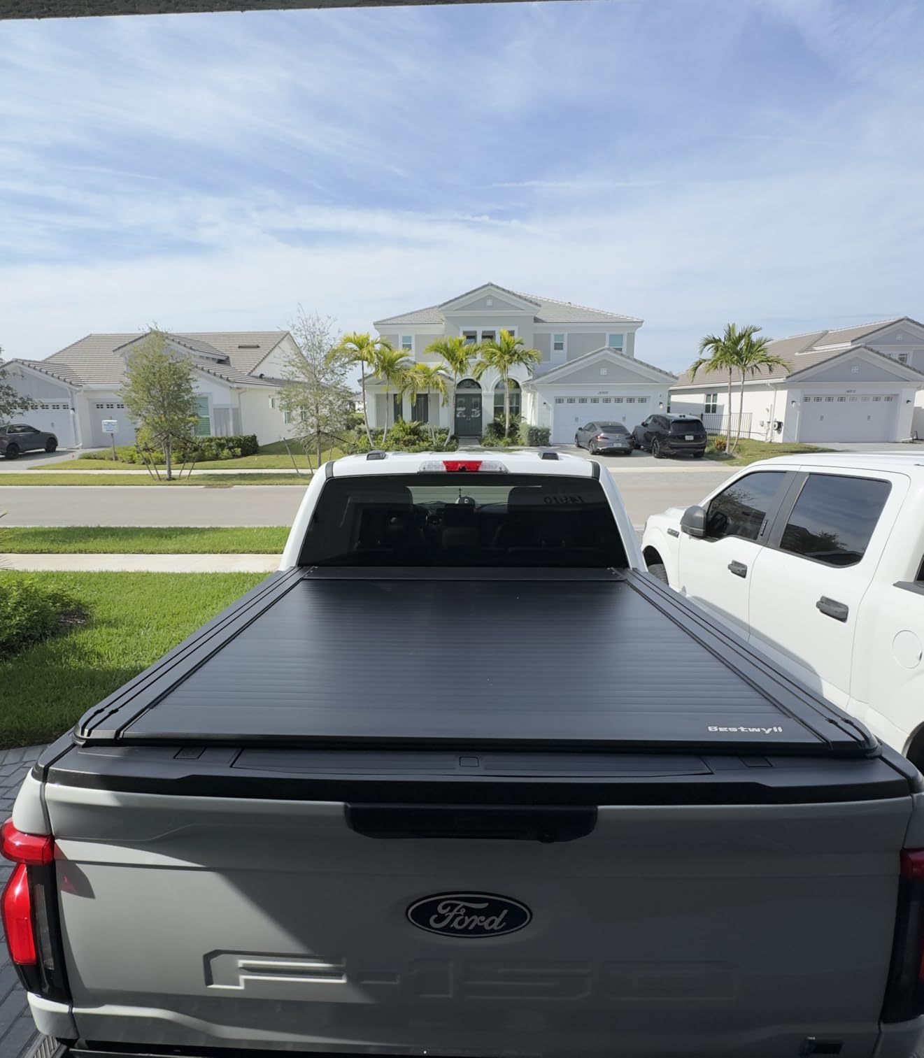 Retractable Hard Tonneau Cover - Fits 2015-2026 Ford F-150 5.5 Ft (66