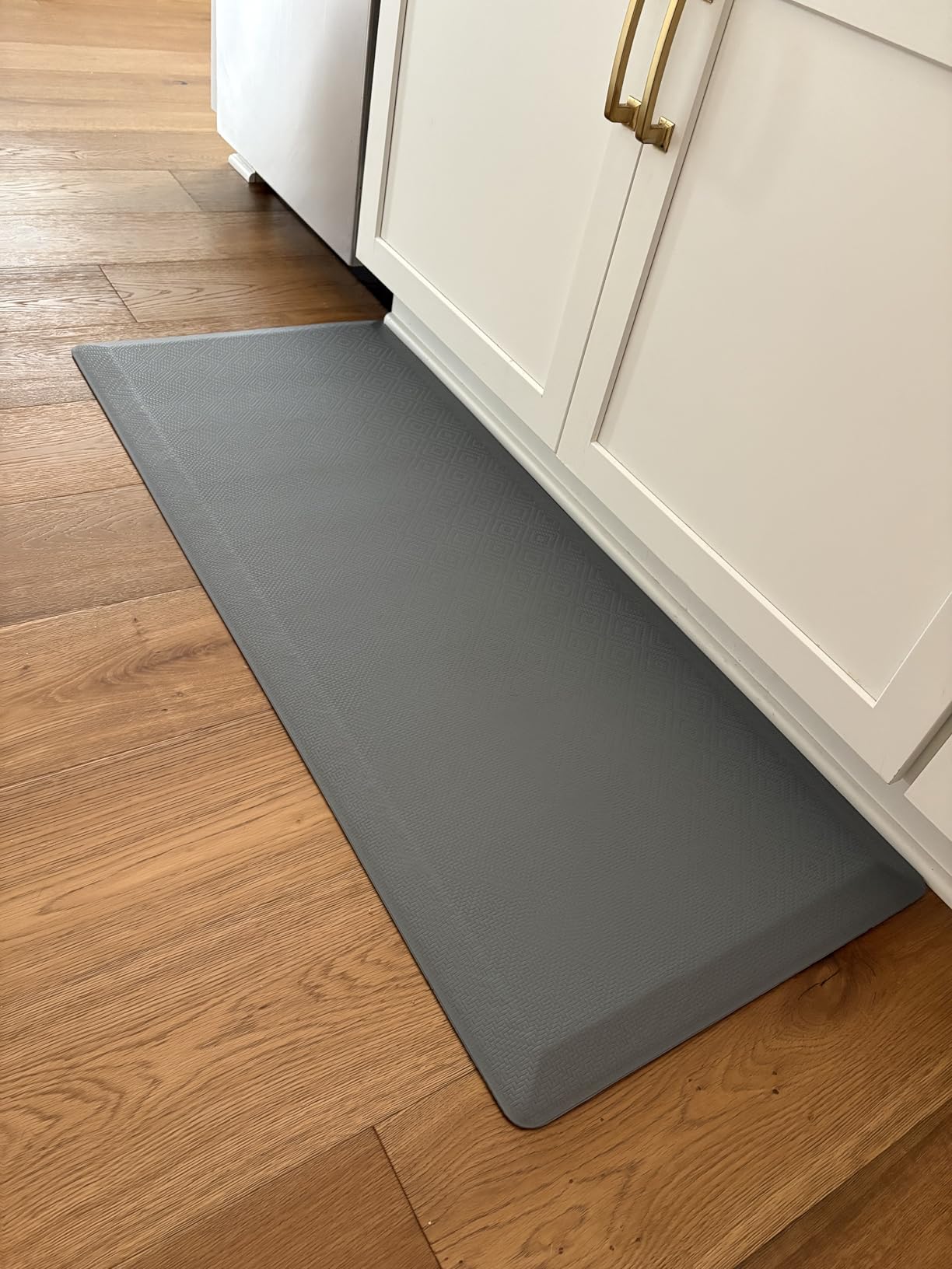 Ophinei Kitchen Mats for Floor, 3/4 inch Thick, 20x32 Anti Fatigue Cushioned Mat, Kitchen Rugs, Waterproof, Comfort Ergonomic Standing Mat for Office, Home, Sink, Black Non-Slip Ridged Bottom customer photo 1