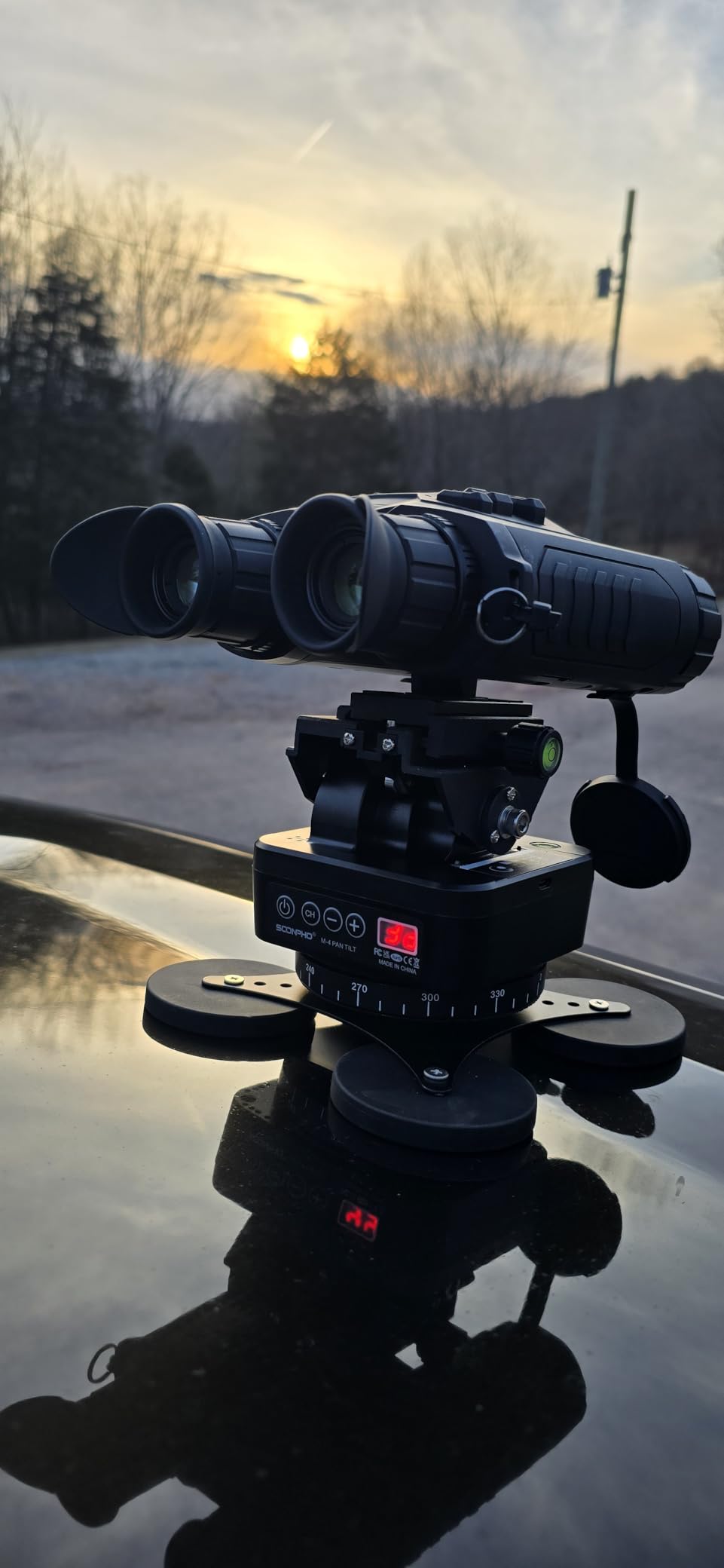 Soonpho M4 Motorized Rotating Panoramic Tripod Head, Remote Control 360° Pan Tilt Head with Mobile Phone Clip for DSLR Cameras, Camcorders, Smartphones, Tripod customer photo 1