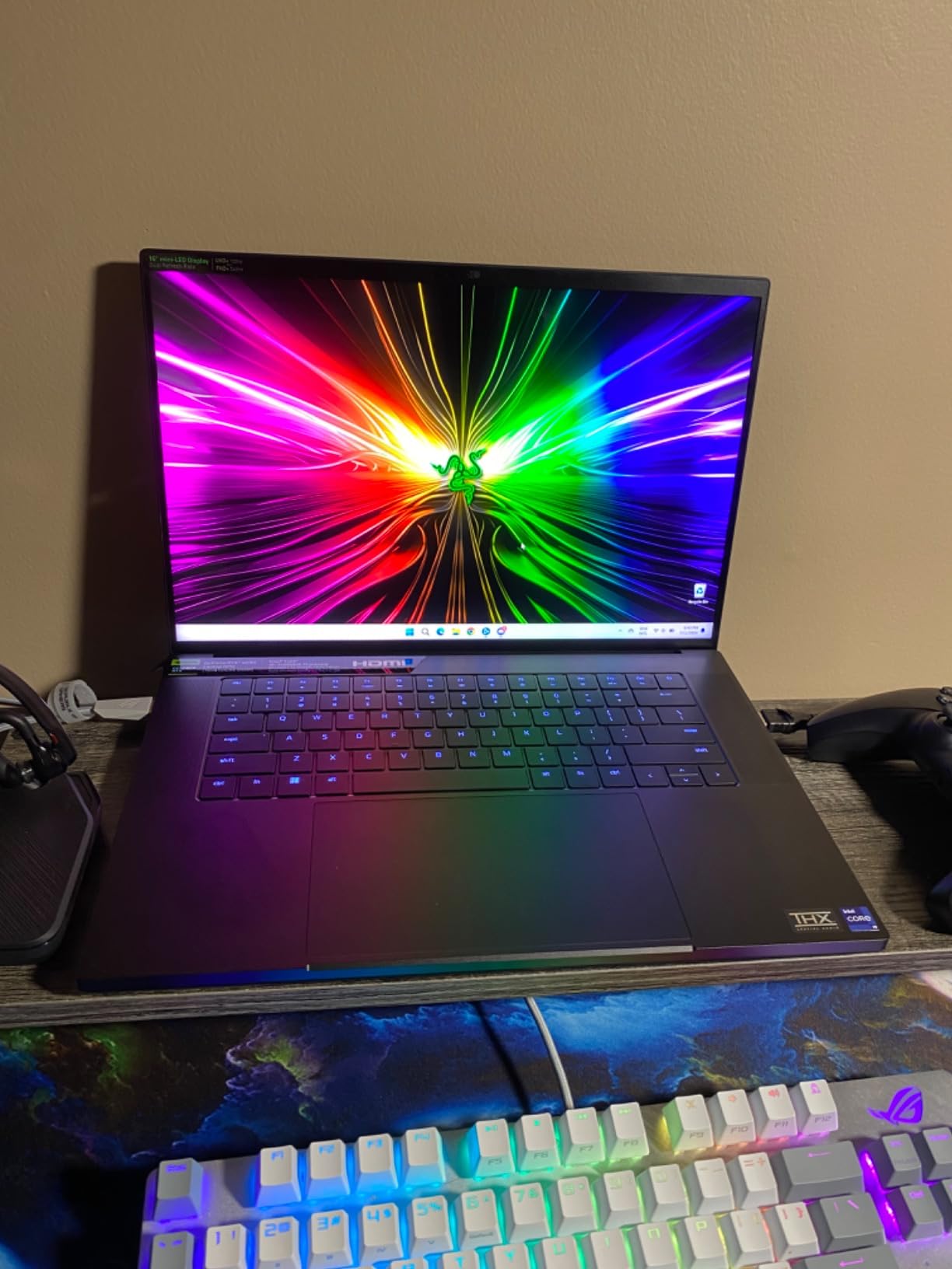 Blade 16 Gaming Laptop: NVIDIA GeForce RTX 4090 - Intel Core i9-14900HX 14th Gen CPU - 16