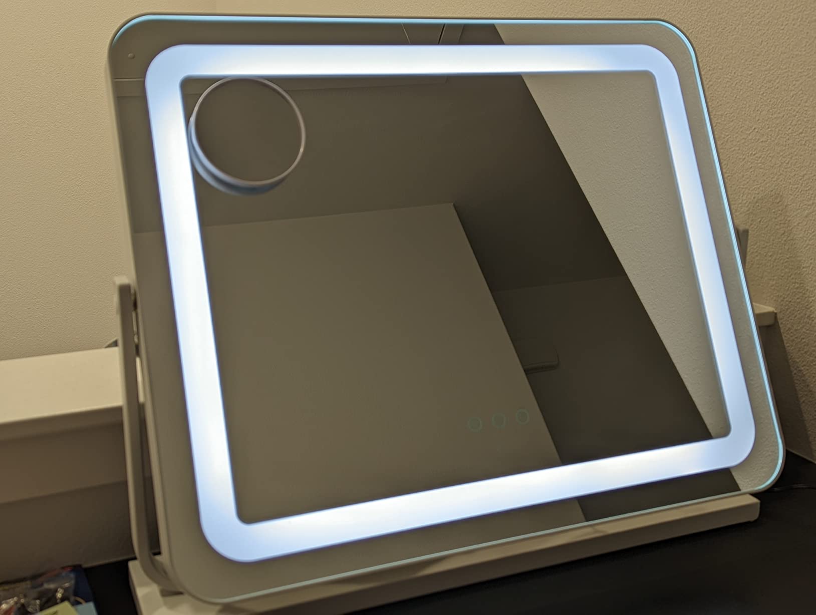 PRIMETEK Vanity Mirror with Lights, 16