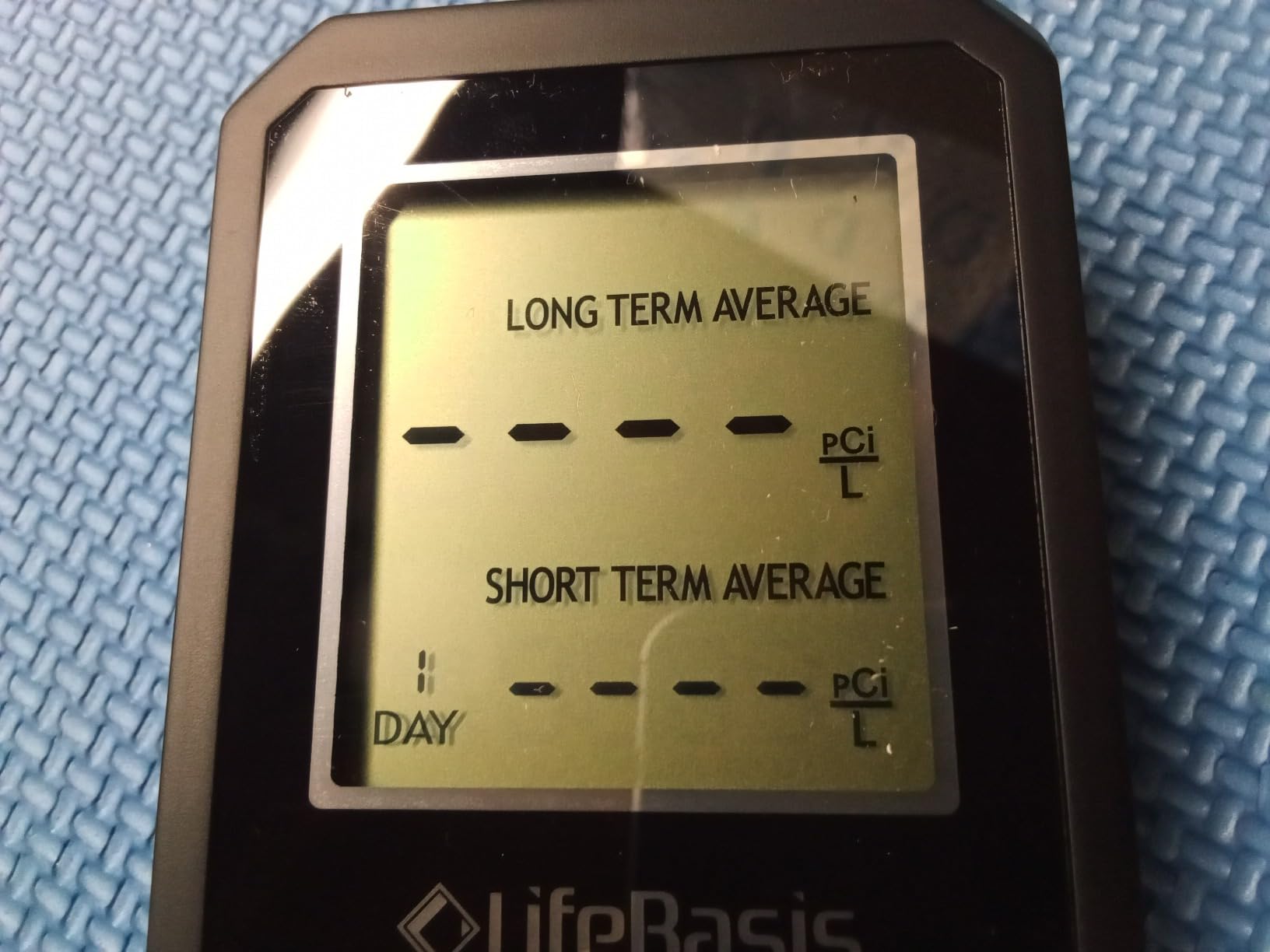 LifeBasis Radon Detector, Radon Test for Home with Long and Short Term Radon Meter, Home Radon Gas Monitor US Version-pCi/L (Update Version, Matte Black) customer photo 2