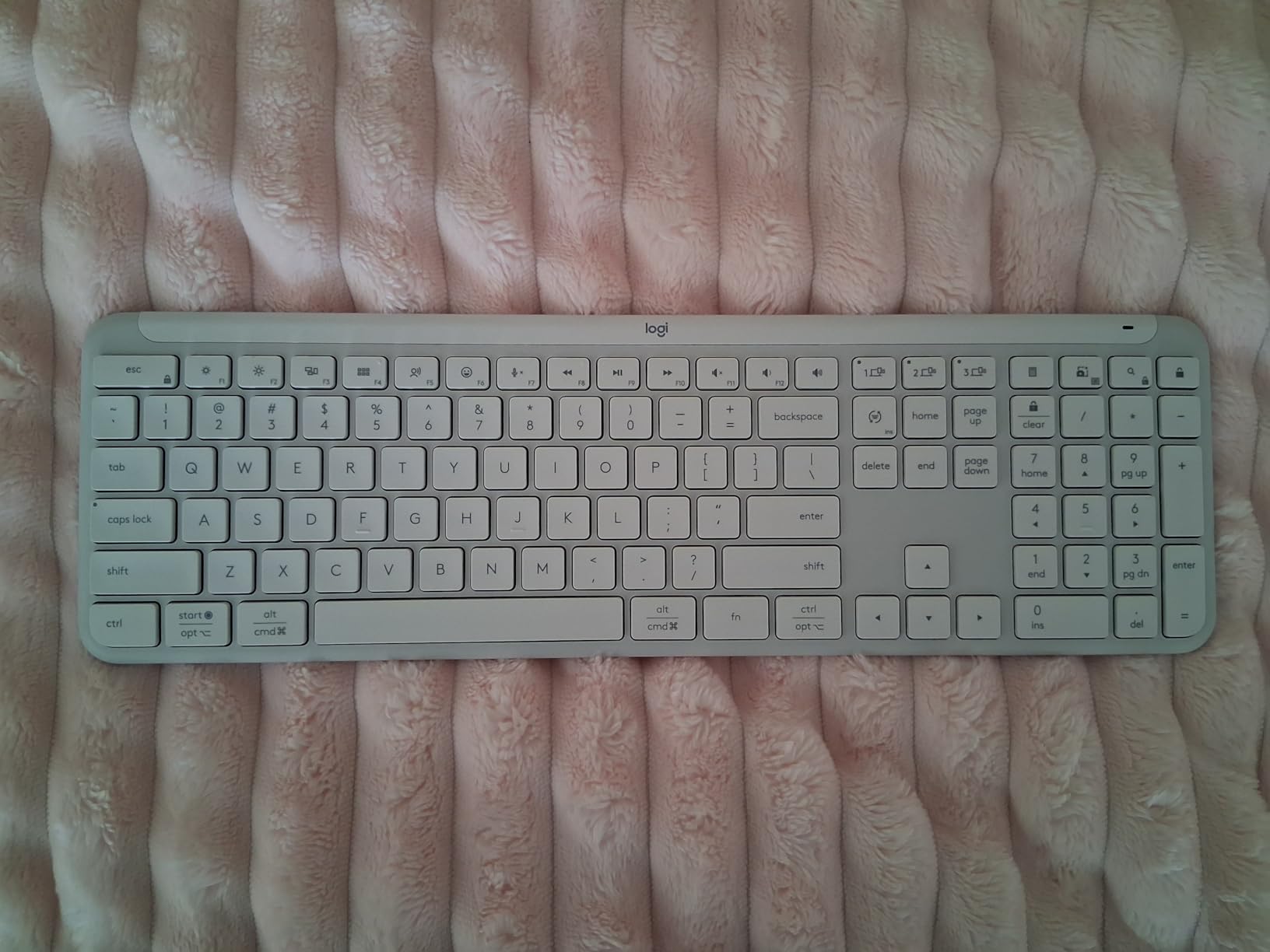 Signature Slim K950 Wireless Keyboard, Sleek Design, Switch Typing Between Devices, Quiet Typing, Bluetooth, Multi-OS, Windows, Mac, Chrome - Graphite customer photo 2