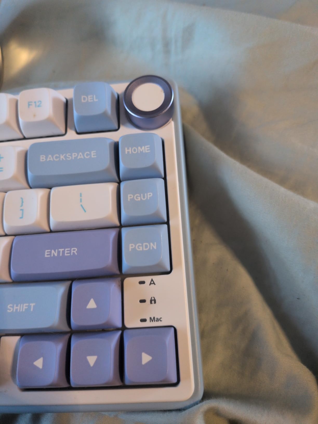 RK ROYAL KLUDGE R75 Wired Gaming Keyboard with Volume Knob, 75% Mechanical Gaming Keyboard Custom Gasket Mount with MDA Profile PBT Keycaps, QMK/VIA, Hot Swappable Silver Switch, Black customer photo 2