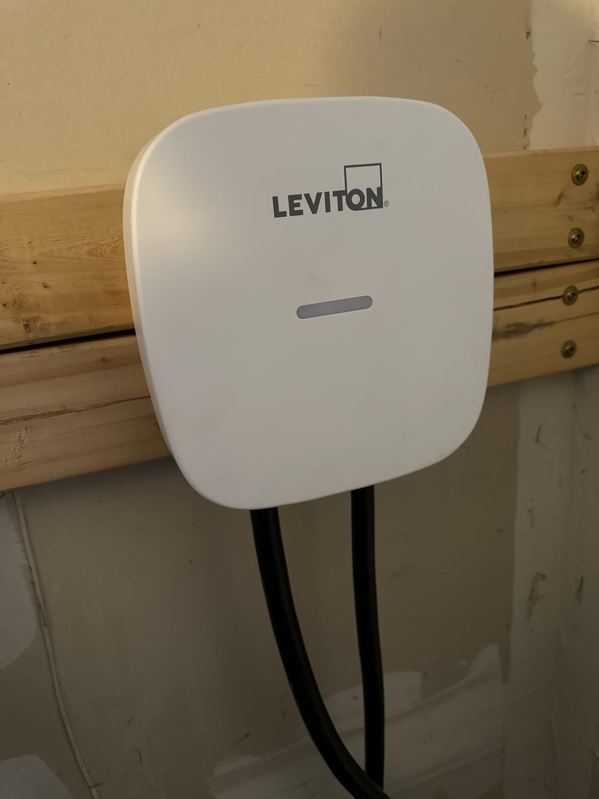 Leviton Level 2 Smart EV Charger with Wi-Fi, 40 Amp, 9.6kW Output, 25' Cable, NEMA 14-50P, Indoor/Outdoor Plug-In EV Charging Station, My Leviton Compatibility, EV40P EVSE customer photo 1
