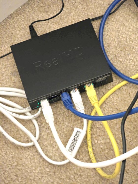 5 Port 2.5Gb Ethernet Switch Unmanaged Network Switch Ethernet Splitter | 5 x 2.5 Gigabit | 1 x 10G SFP+ | Multigig Switch 10-100-1000Mbps | 45G Bandwidth | Fanless Metal Internet Switch customer photo 2