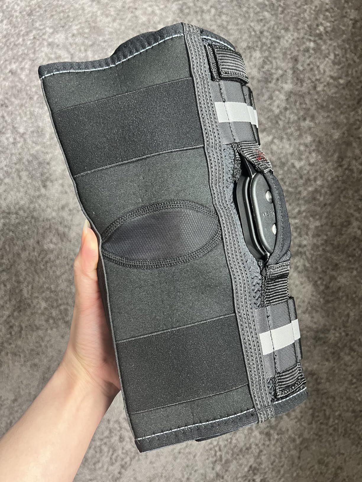 NEENCA Professional Knee Brace for Knee Pain, Hinged Knee Support with Patented X-Strap Fixing System, Medical for Pain Relief, Arthritis, Meniscus Tear, ACL, PCL, MCL customer photo 1