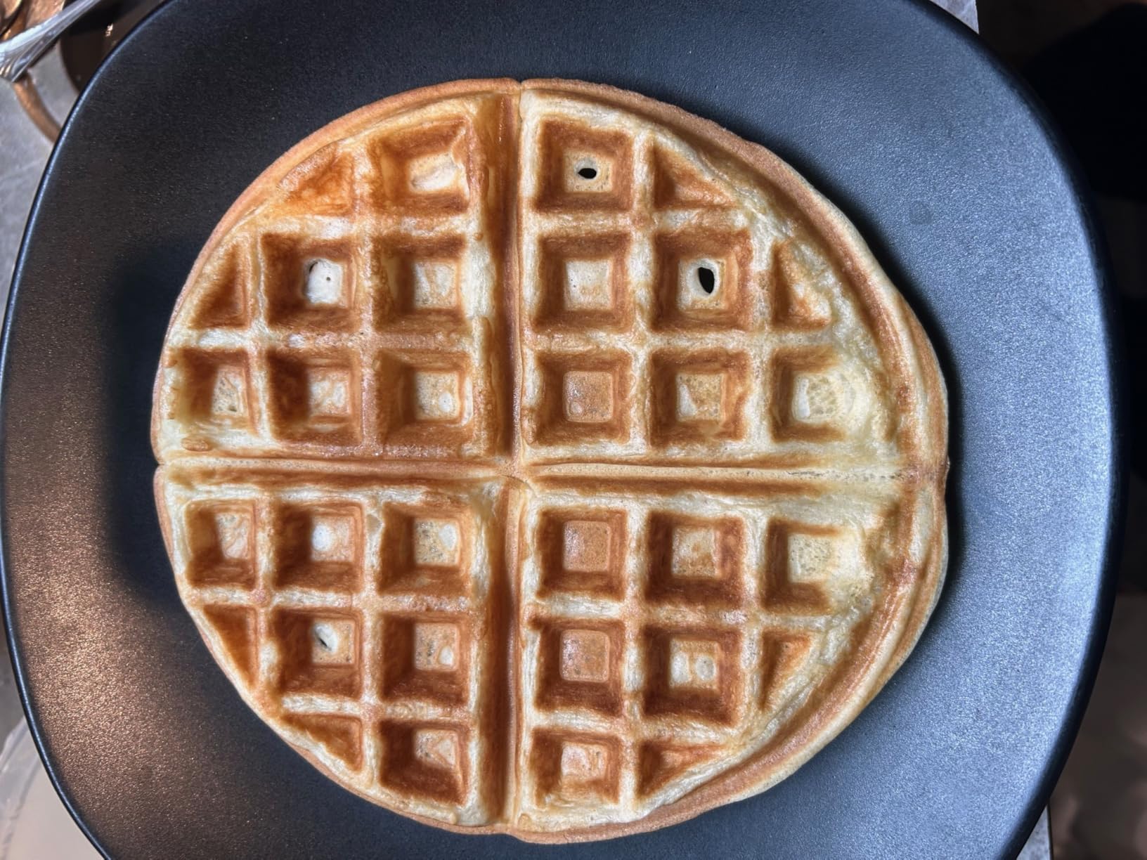 BELLA Flip-n-Store Waffle Maker, EverGood Ceramic Nonstick Coating, Fits-anywhere Kitchenware, Power Indicator Light & Touch Handle, 7
