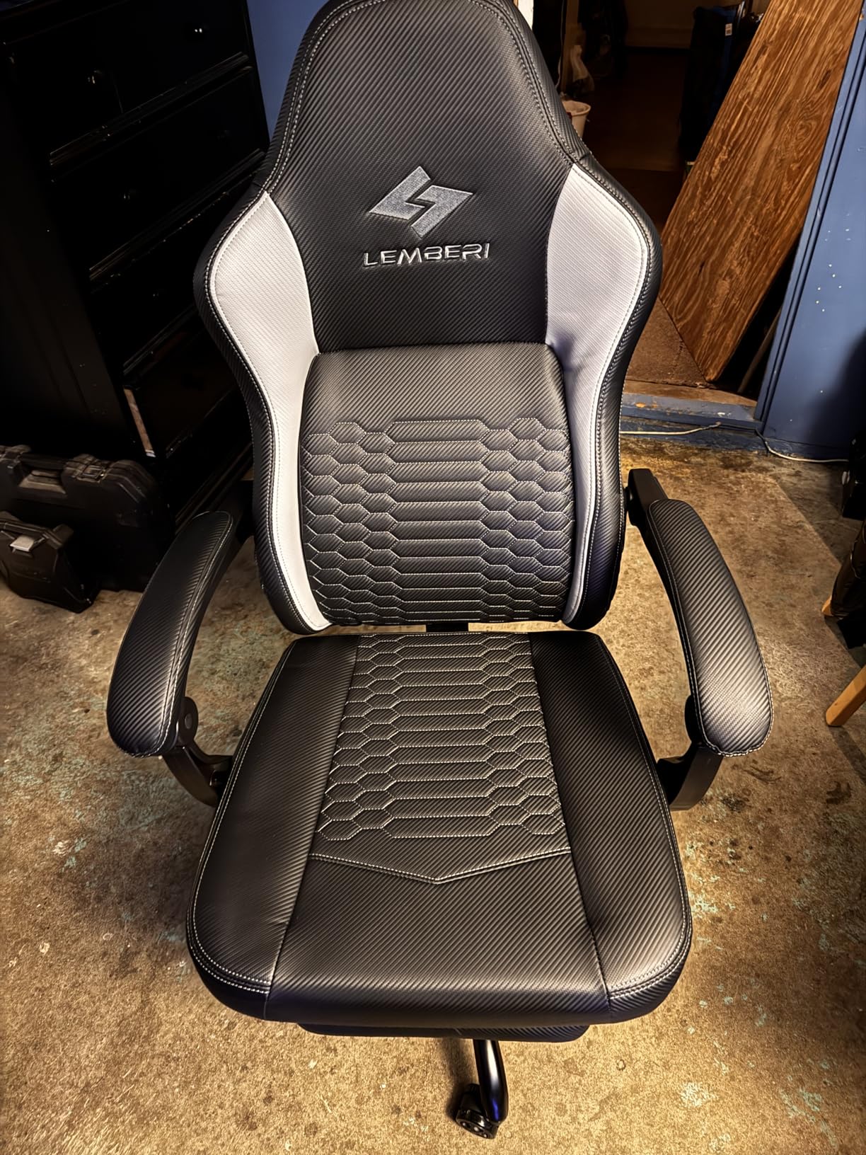 LEMBERI Big and Tall Gaming Chair 400lb Weight Capacity,Gamer Chairs for Adults,Video Game Chair wth Footrest,Racing Style Computer Gamer Chair with Headrest and Lumbar Support (Gray) customer photo 1