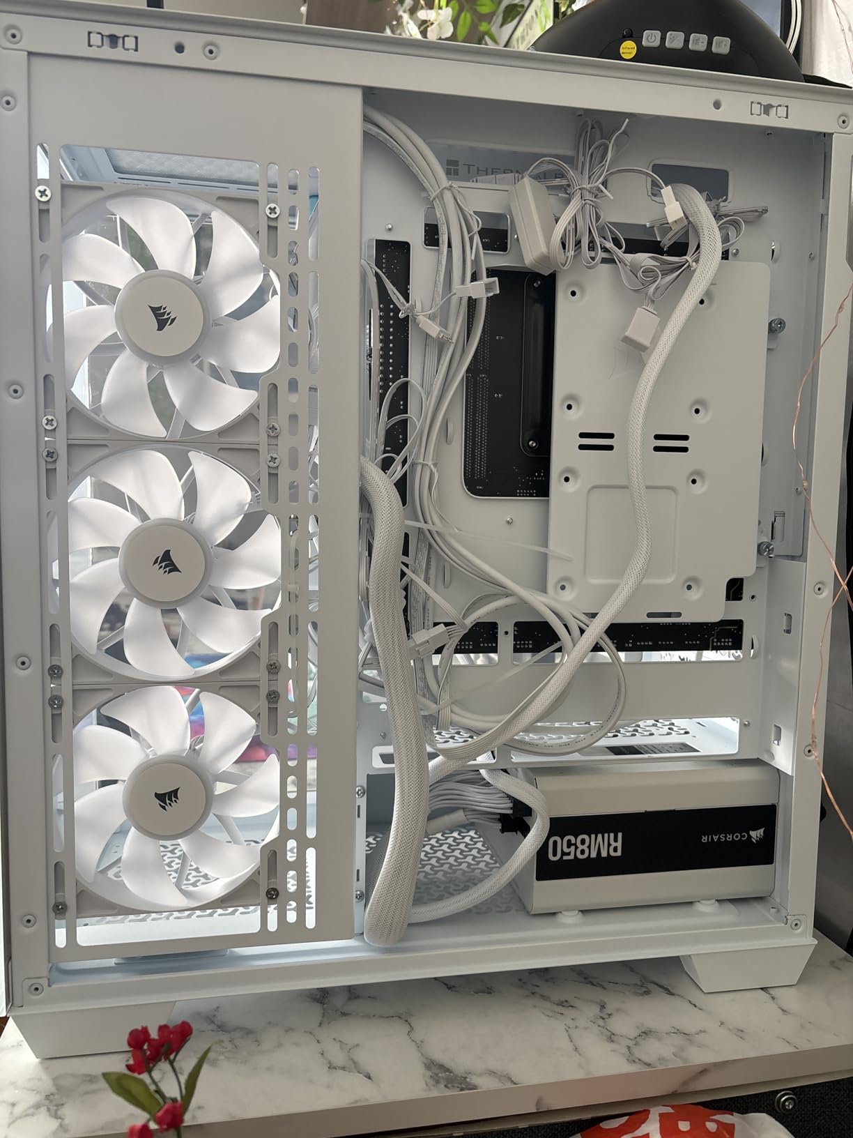 CORSAIR iCUE Link 3500X RGB Mid-Tower ATX PC Case - Panoramic Tempered Glass - Reverse Connection Motherboard Compatible - 3X CORSAIR iCUE Link RX120 RGB Fans Included - Black customer photo 1