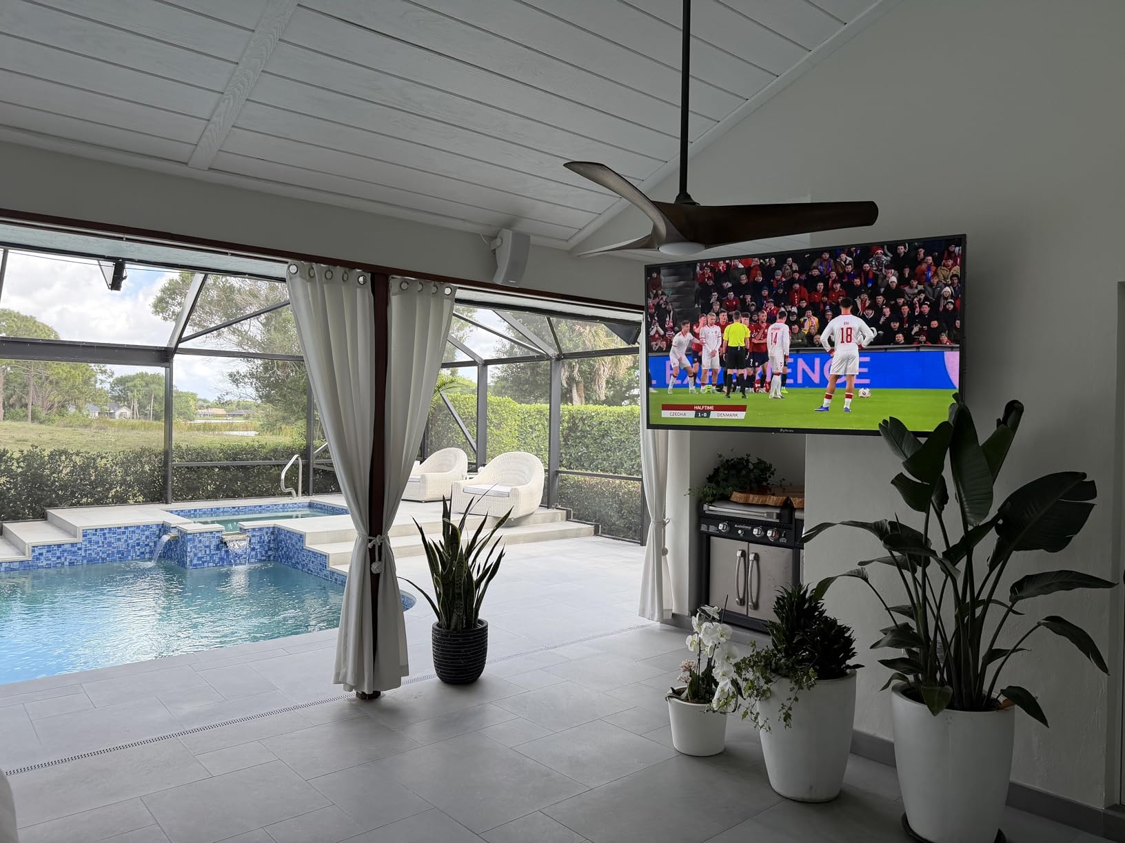 SYLVOX Outdoor TV, 75 inch Waterproof Smart TV, 4K, HDR 10, Weatherproof, 1000nits, Voice Assistant Remote, for Partial Sun Area (Deck Pro 2.0, Latest Model) customer photo 2