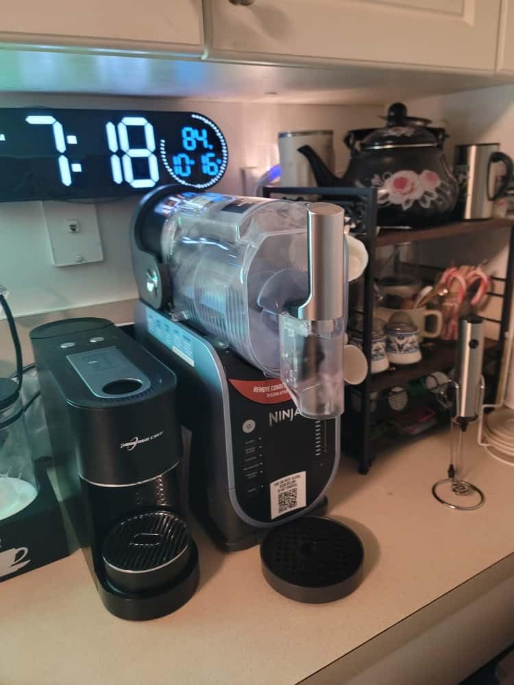 Ninja SLUSHi Frozen Drink & Slushie Machine with RapidChill Technology | 88 oz. Easy Fill Vessel | 5 Preset Programs | Make Margaritas, Frappes, & More | With Dishwasher Safe Parts | Black | FS301 customer photo 2