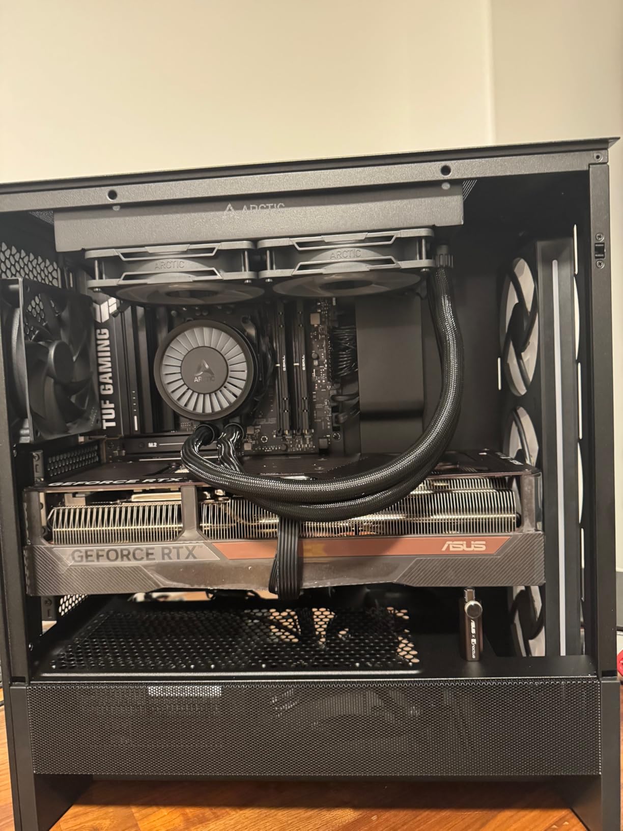 NZXT H5 Flow RGB 2024 - Compact ATX Mid-Tower PC Gaming Case - High Airflow - F360 RGB Core (CV) Included - 360mm Front & 240mm Top Radiator Support - Cable Management - Tempered Glass - White customer photo 1