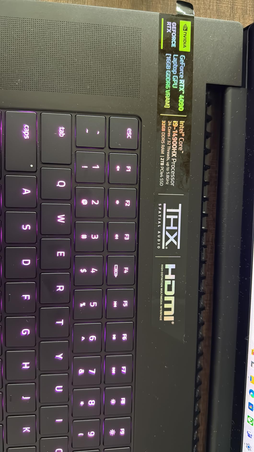 Blade 18 Gaming Laptop: NVIDIA GeForce RTX 4090 - Intel Core i9 14900HX 14th Gen CPU - 18