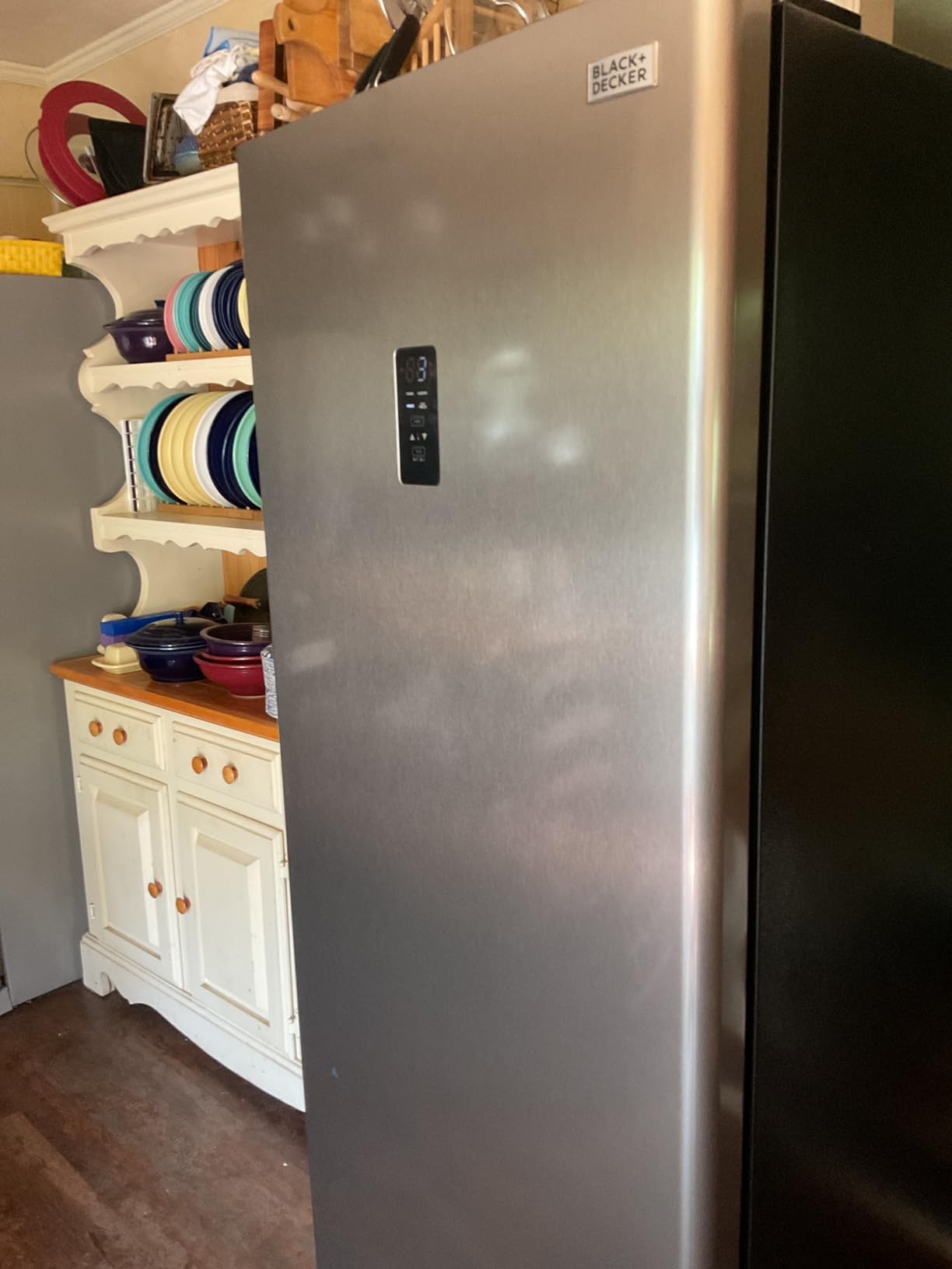 BLACK+DECKER 17 Cu. Ft. Convertible Freezer Refrigerator, Upright Freezer with Glass Shelves, ENERGY STAR rated, Frost Free, BUC1700XB, Black customer photo 1