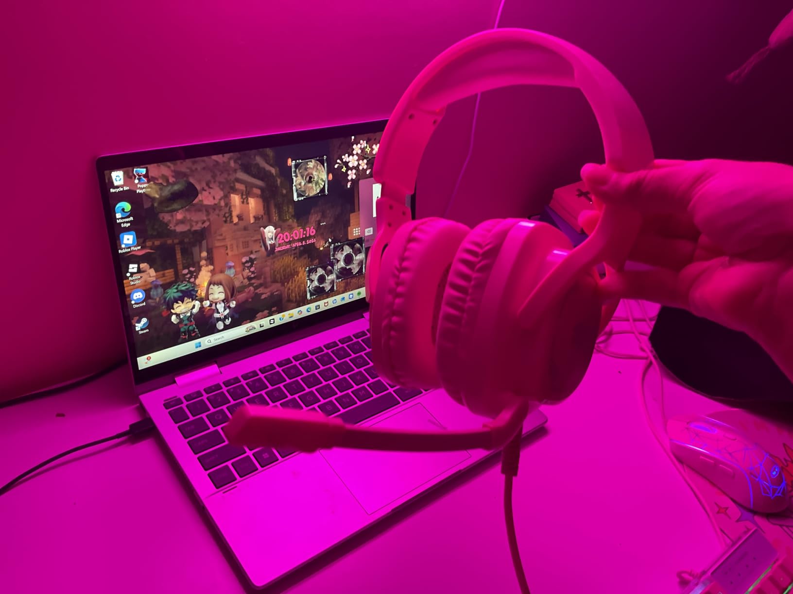 Jimonyer Gaming Headset for PC/PS4/PS5/Xbox One/Switch, Stereo Surround Sound Gaming Headphones with Noise Canceling Flexible Mic, Computer Headset with 3.5mm Jack & RGB Light (Pink) customer photo 1