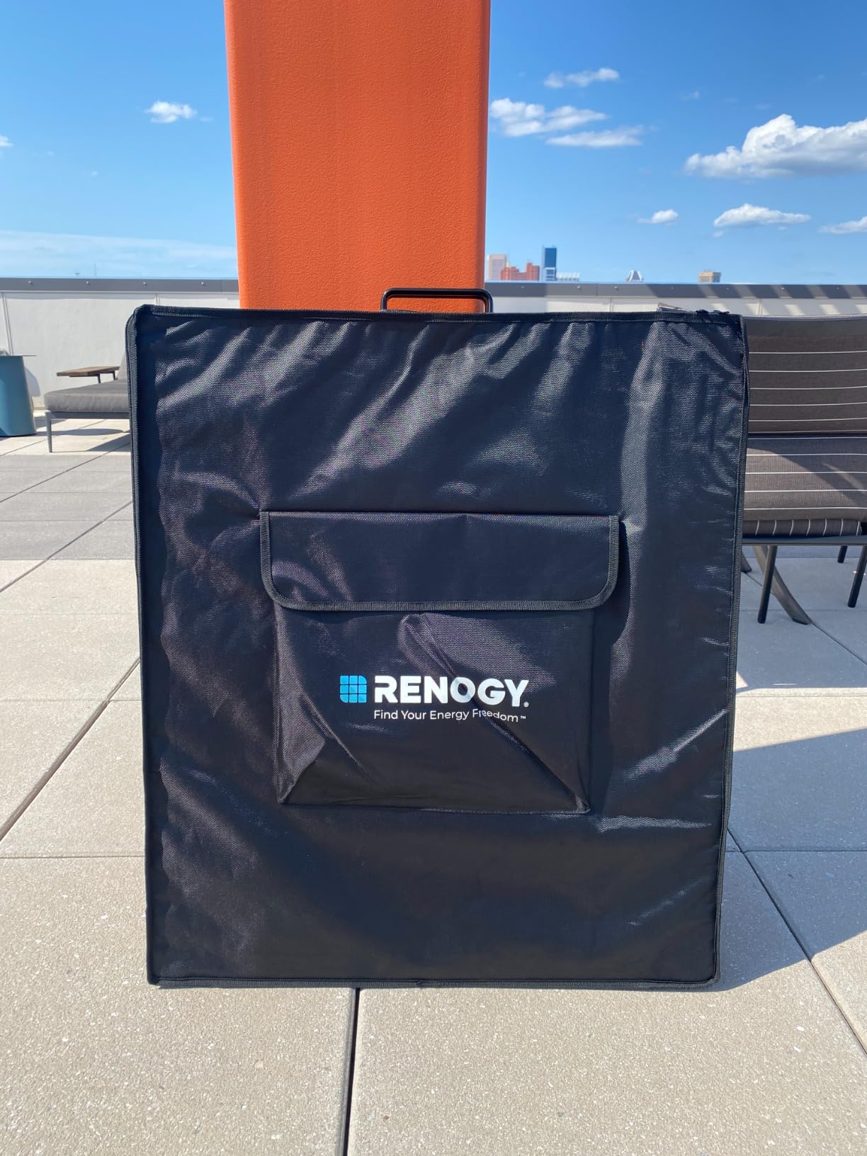Renogy 400W Portable Solar Panel Suitcase, 23% High Efficiency Foldable Solar Charger for Power Station, Durable for Decades customer photo 1