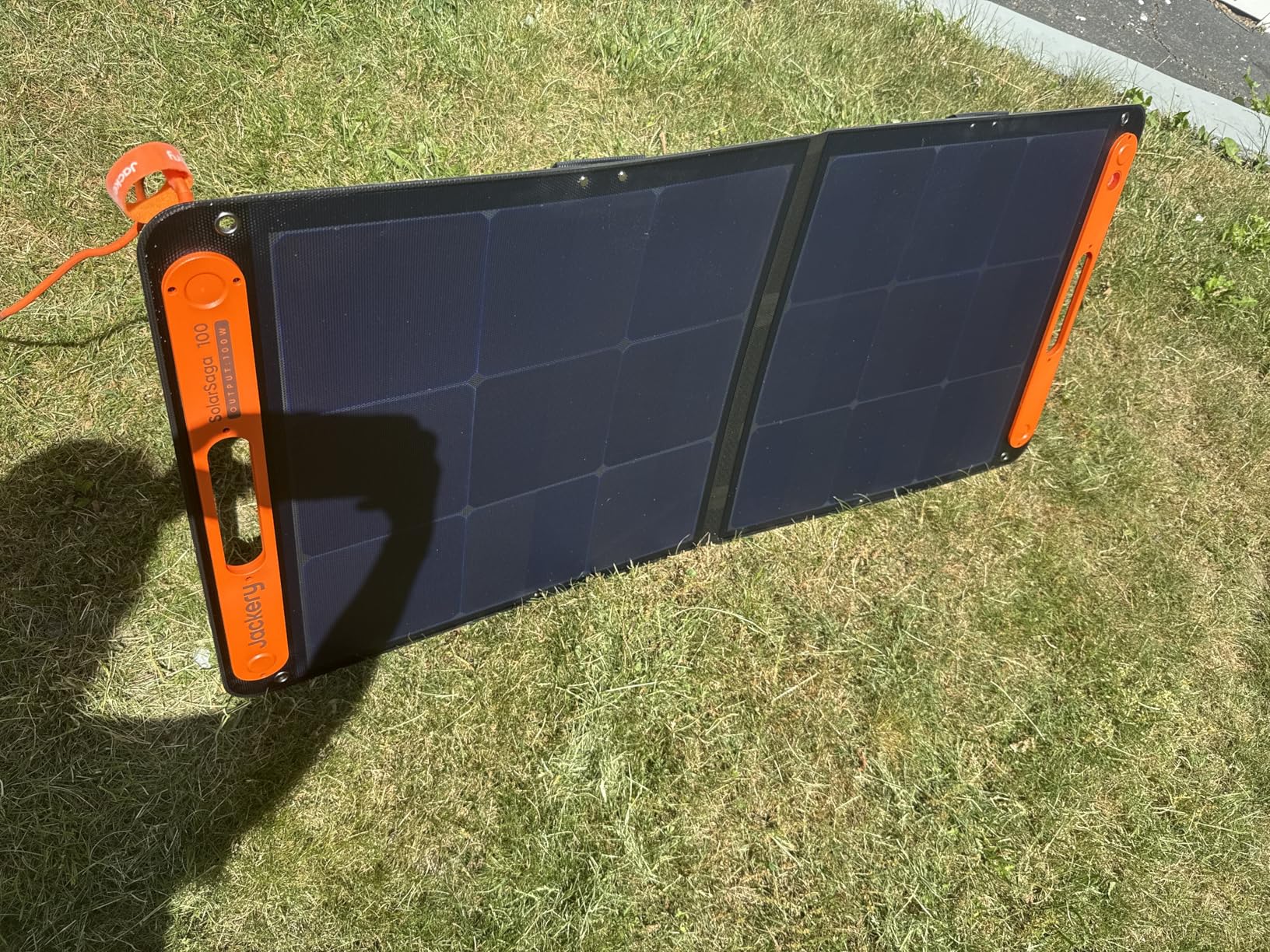 Jackery SolarSaga 100W Bifacial Portable Solar Panel for Explorer Power Stations, Foldable Solar Cell Solar Charger with USB Outputs customer photo 2