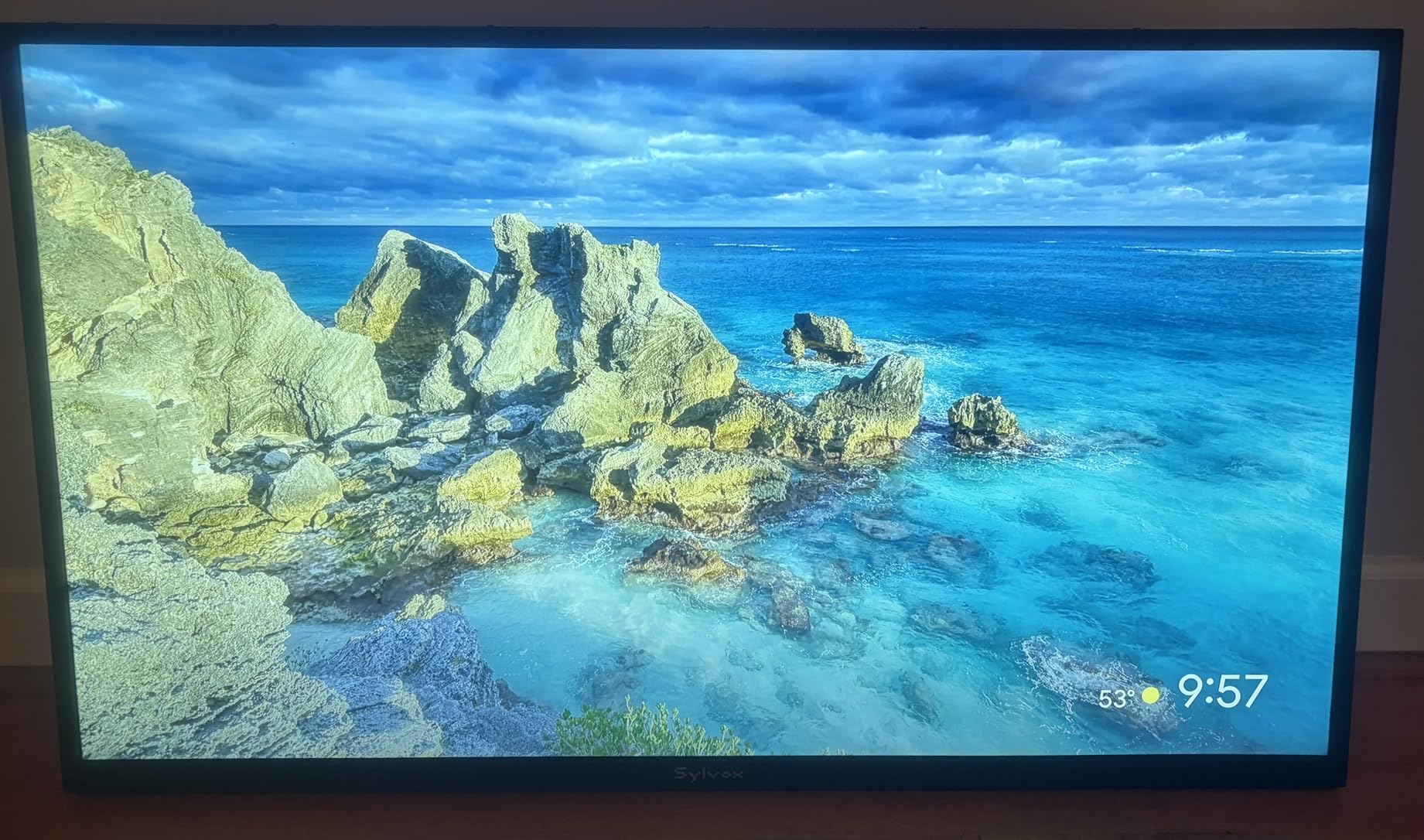 SYLVOX New 55 inch Outdoor Smart TV, Superior Waterproof Performance, Upgraded Matte Finish for Enhanced Anti-Glare Effect, Full Metal, with Dolby Atmos, 1000nits, Partial Sun Deck Pro 2.0+ Series customer photo 1