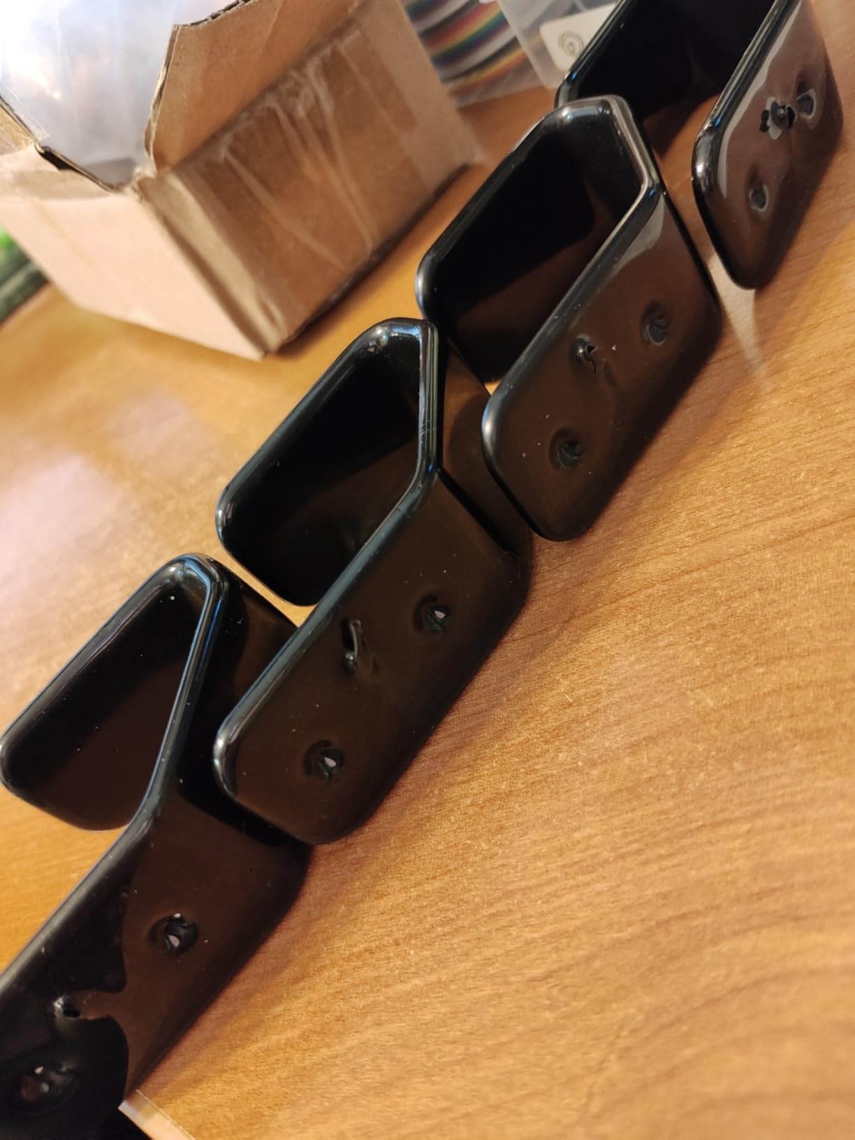 4 PCS Metal Keyboard Wall Hanger with Adhesive & Screw in, for Gaming Mechanical Keyboards, Devices Thickness < 3cm customer photo 1