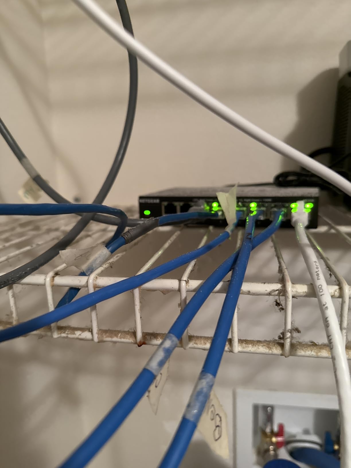 NETGEAR 8-Port 2.5G Multi-Gigabit Ethernet Easy Smart Managed Essentials Network Switch (MS308E) - with 8 x 2.5Gbps Ports customer photo 2