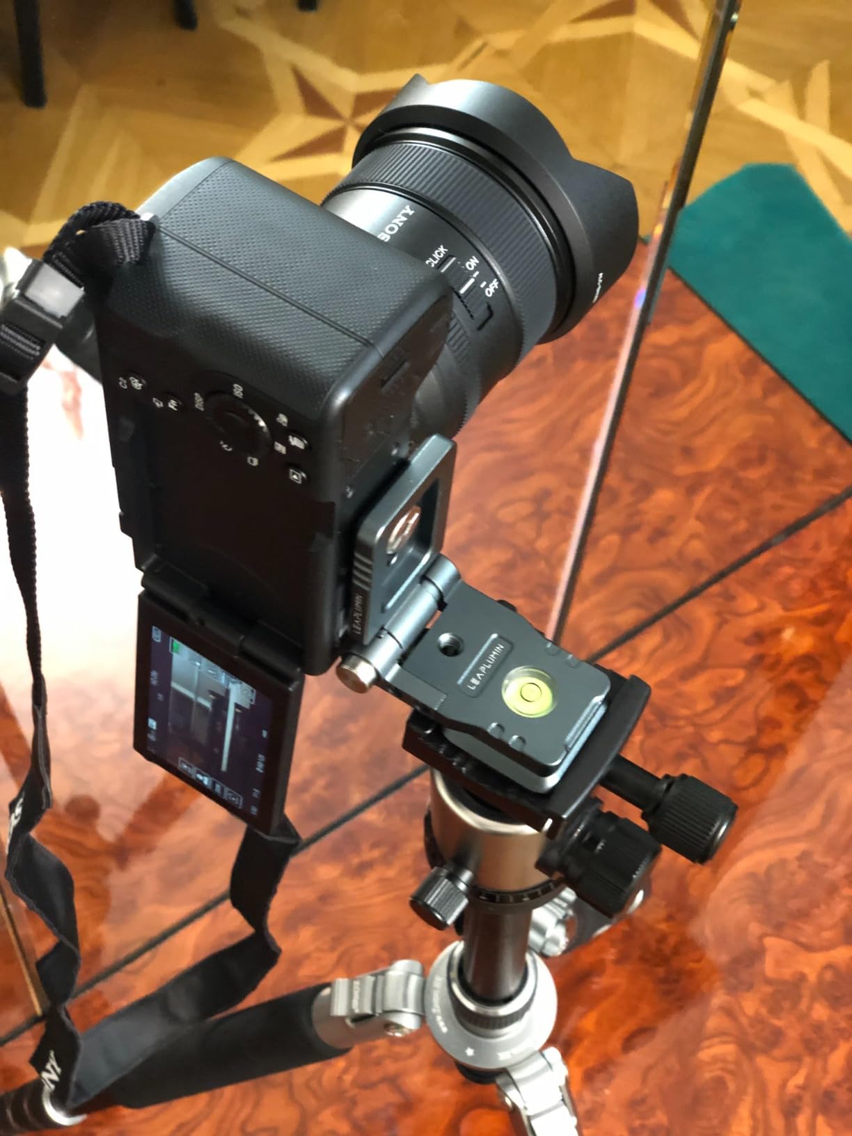Foldable DSLR Camera L Bracket, Lightweight Camera L Bracket Vertical Horizontal Switching Tripod Quick Release Plate Compatible with Canon Nikon Sony DJI Osmo Ronin Zhiyun Stabilizer Tripod customer photo 1