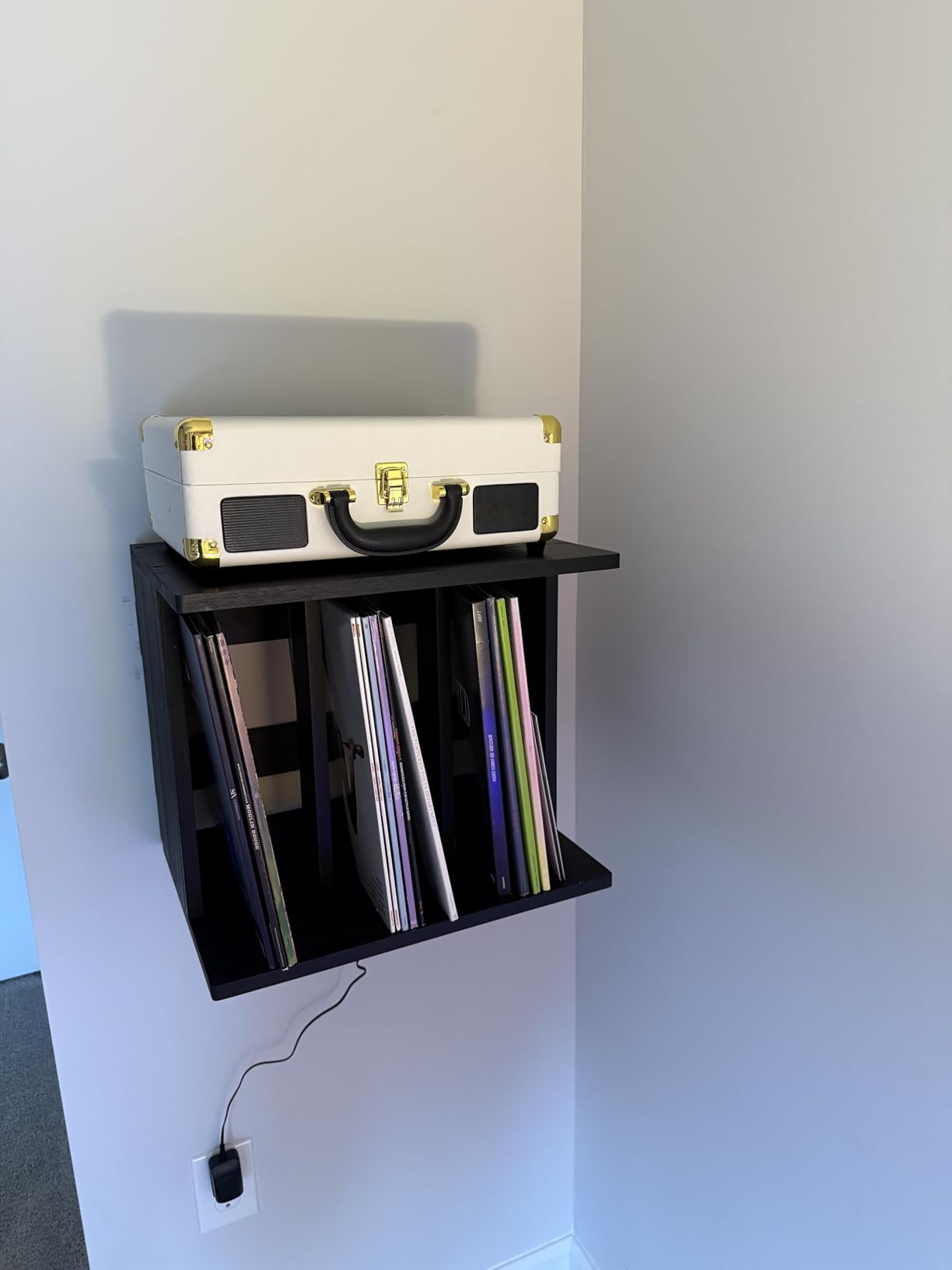 Emfogo Vinyl Record Storage, Record Player Stand Wall Mount Up to 80-100 Albums, 3-Compartment Vinyl Record Holder, Black customer photo 1