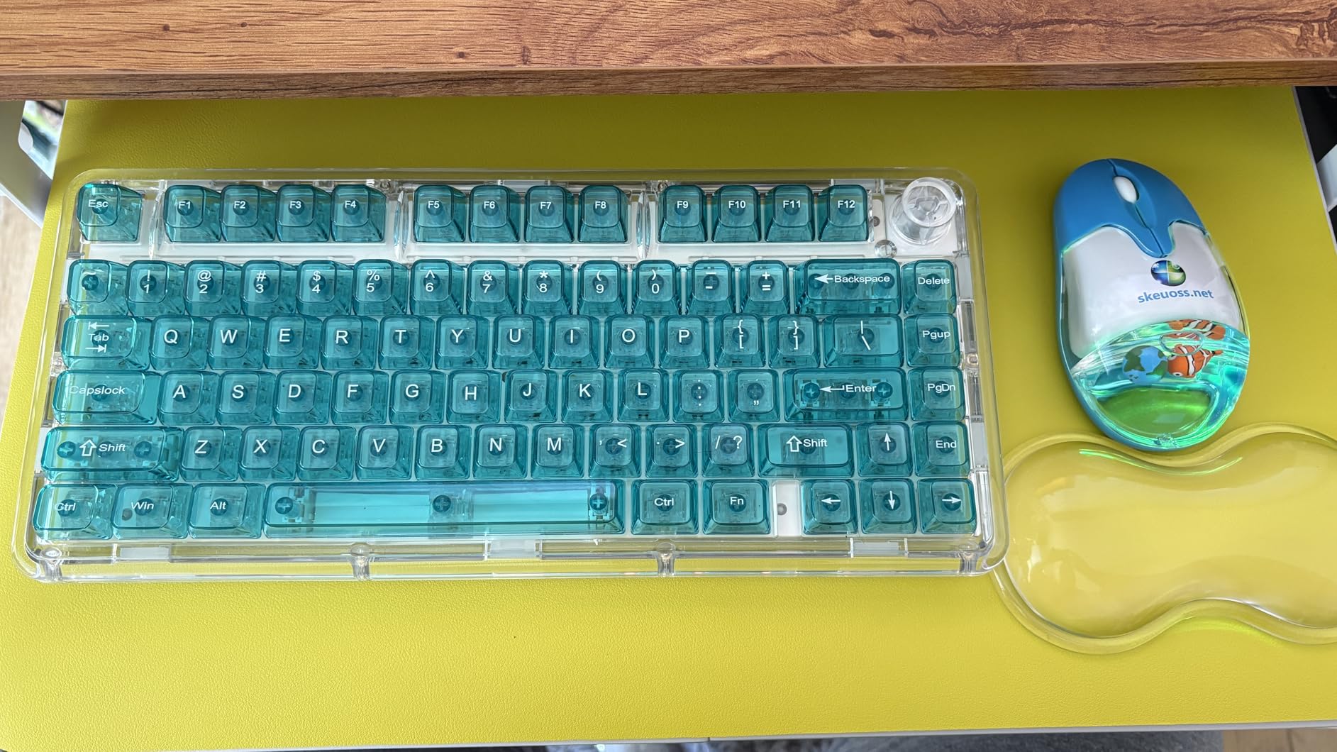 Transparent Mechanical Keyboard, RGB Backlit Wireless Creamy Gaming Keyboards, Hot Swap Customizable Clear Acrylic Design, 80-Key Quiet Linear Switches, 3 Modes BT5.0/2.4G/USB-C 4000mAh Battery, White customer photo 1
