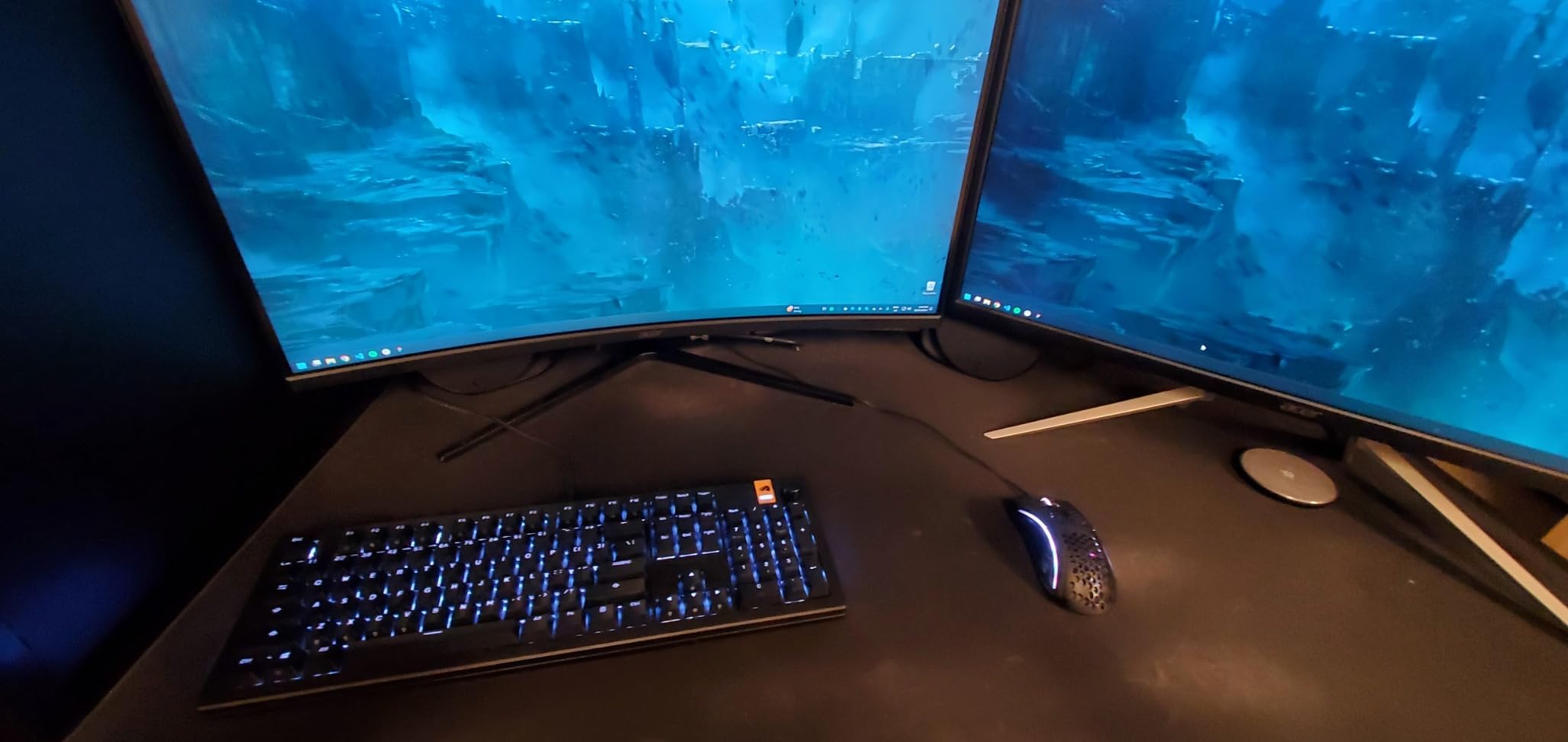 Glorious Gaming - GMMK 3 HE Rapid Trigger Keyboard, Hall Effect, 8K Polling Rate, MX Mechanical & Magnetic Switches, Hotswappable 75% Keyboard, Modular Gasket System, Doubleshot PBT keycaps (White) customer photo 2