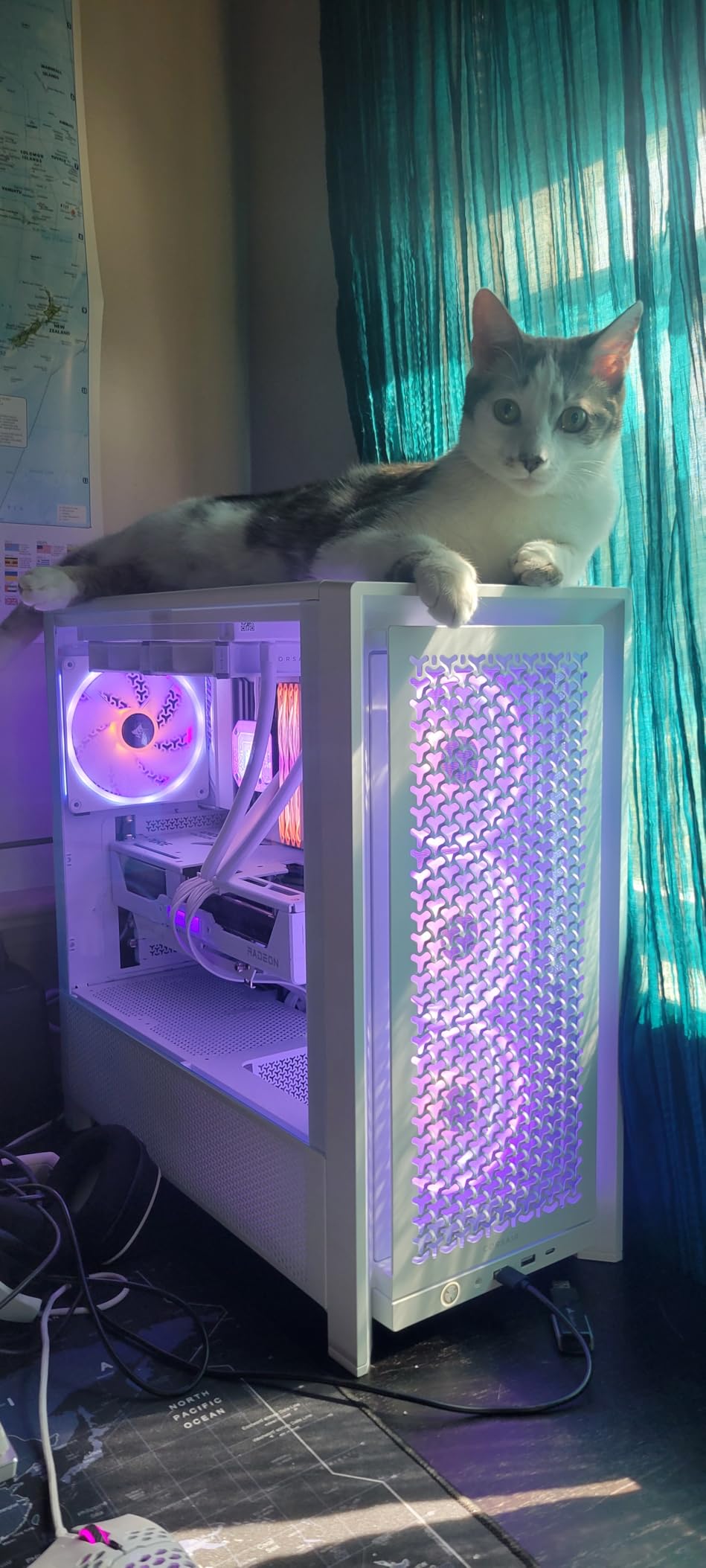 Corsair 4000D Frame Modular Mid-Tower ATX PC Case - High Airflow, InfiniRail Fan Mounting System, Dual 360mm Radiator Support, ASUS BTF, MSI Project Zero, Gigabyte Project Stealth - White customer photo 1