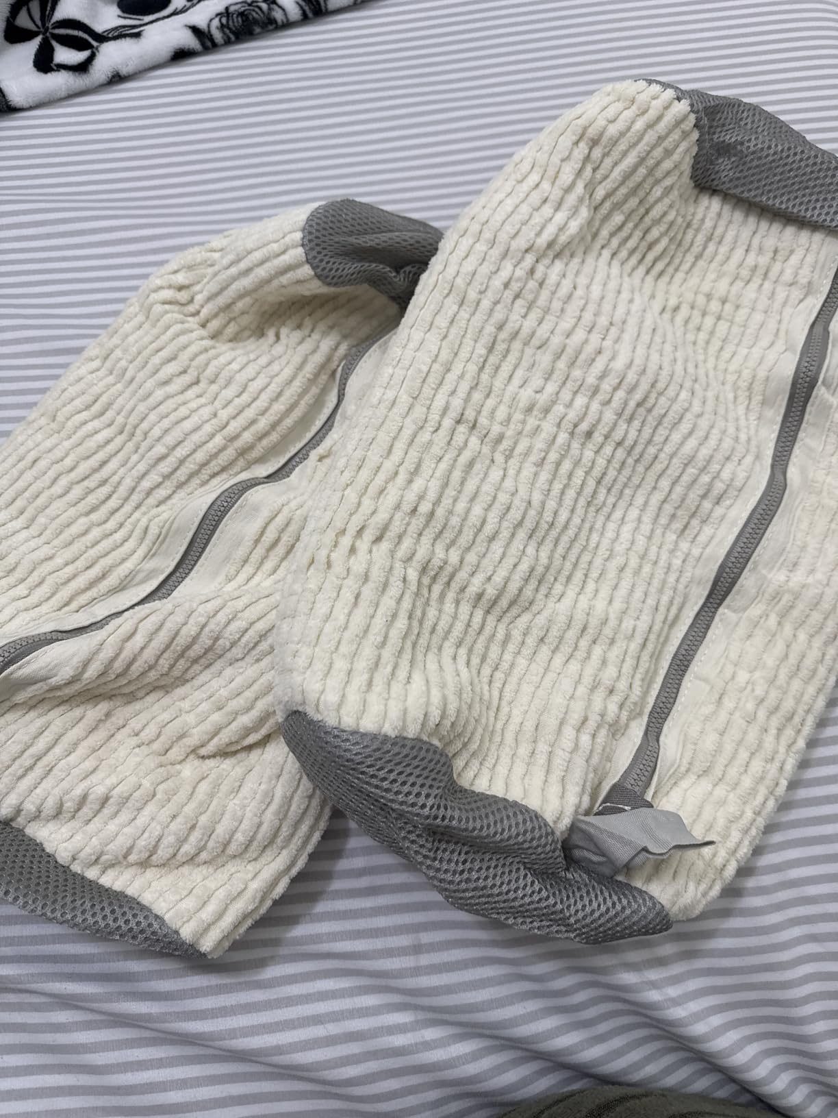 Shoe Washing Machine Bag: Laundry Shoe Bag for Washer and Dryer - 2pc Reusable Shoe Cleaning Bag for Sneaker Tennis Shoes Unstain Cleaner Kit (Yellow 2pcs) customer photo 1